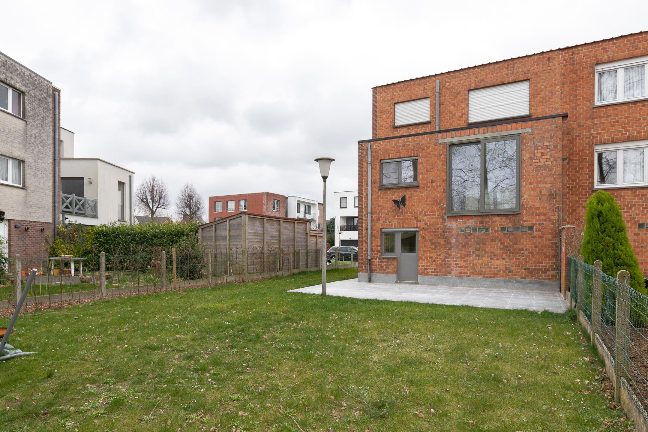 Gerenoveerde woning in een rustige straat foto 19