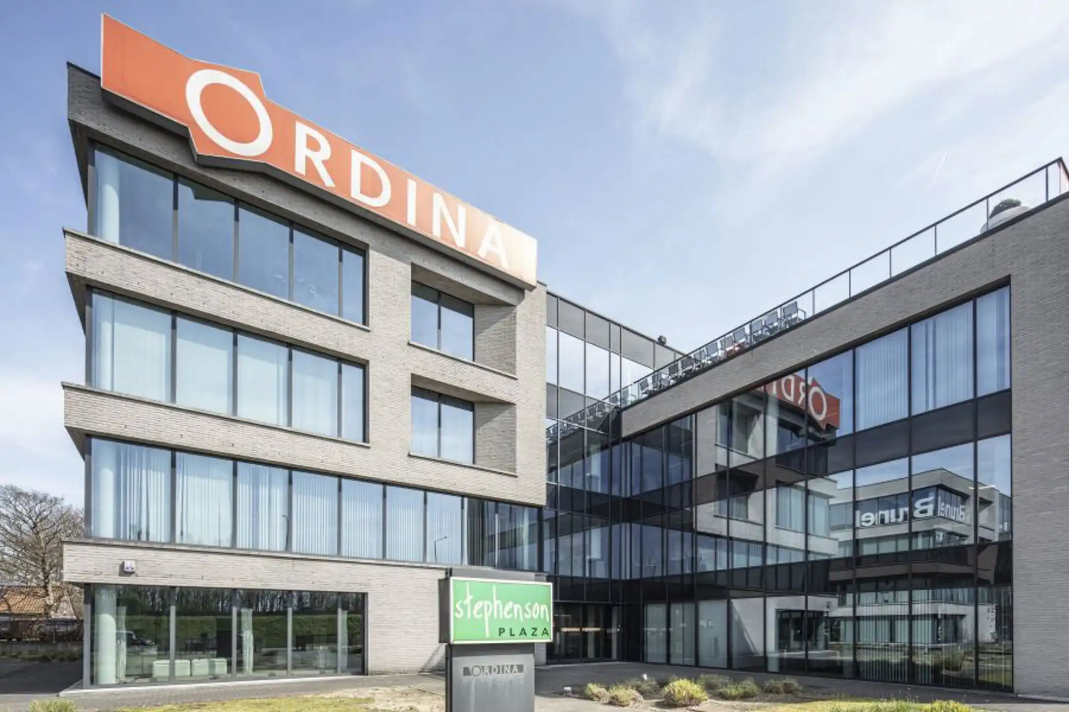 Unieke kantoorruimte V2 op toplocatie: Mechelen-Noord foto {{pictureIndex}}