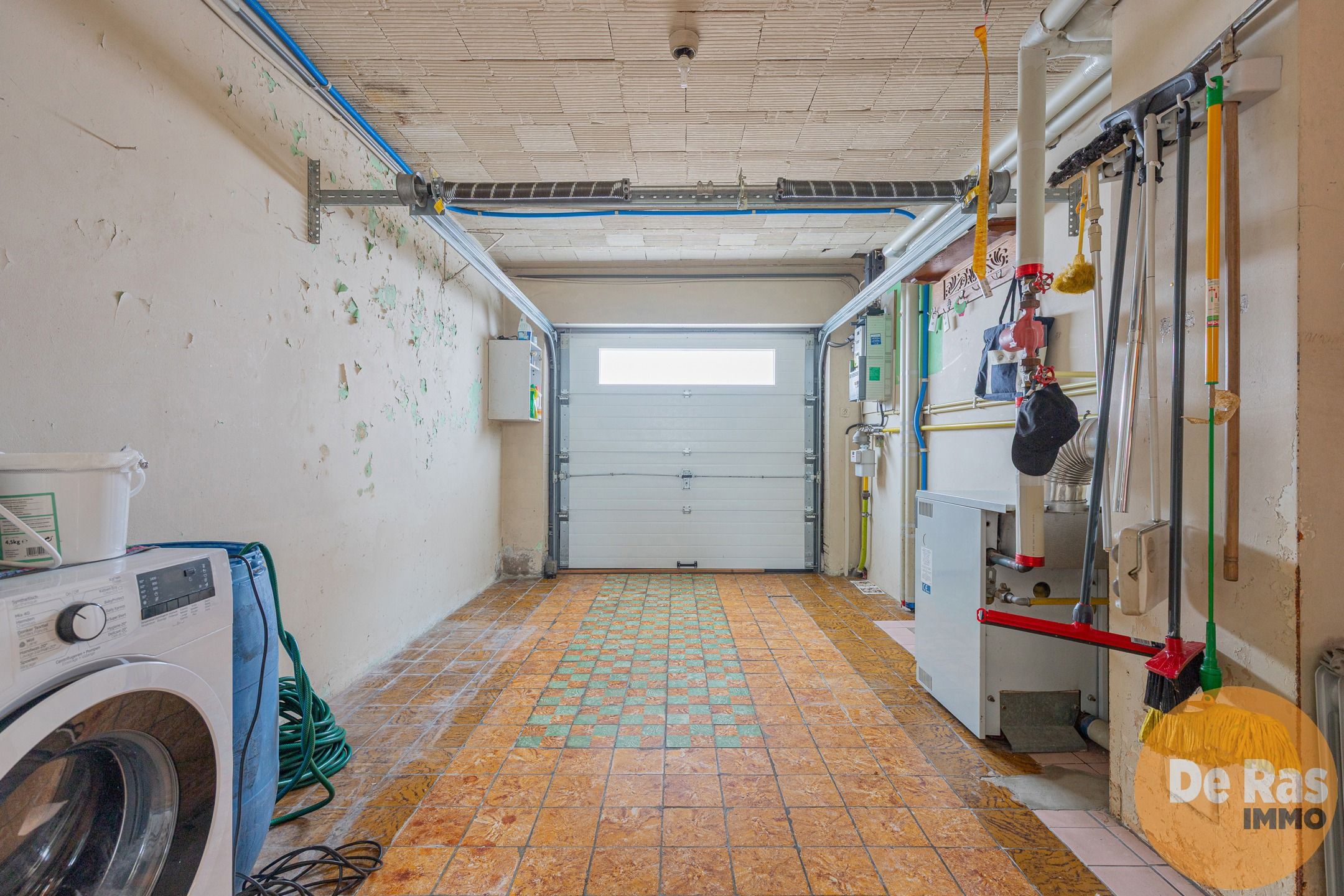 ZOTTEGEM - Stevige gezinswoning met heel wat potentieel foto 18