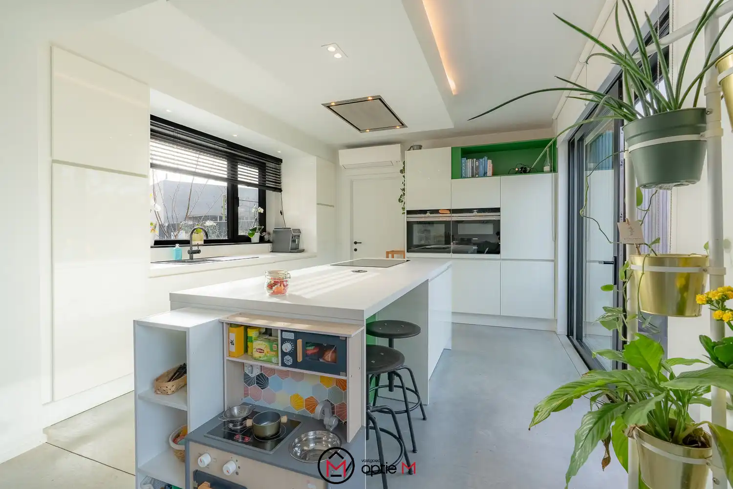 Moderne, energiezuinige woning met patio, zonnepanelen en hoogwaardige afwerking foto 9