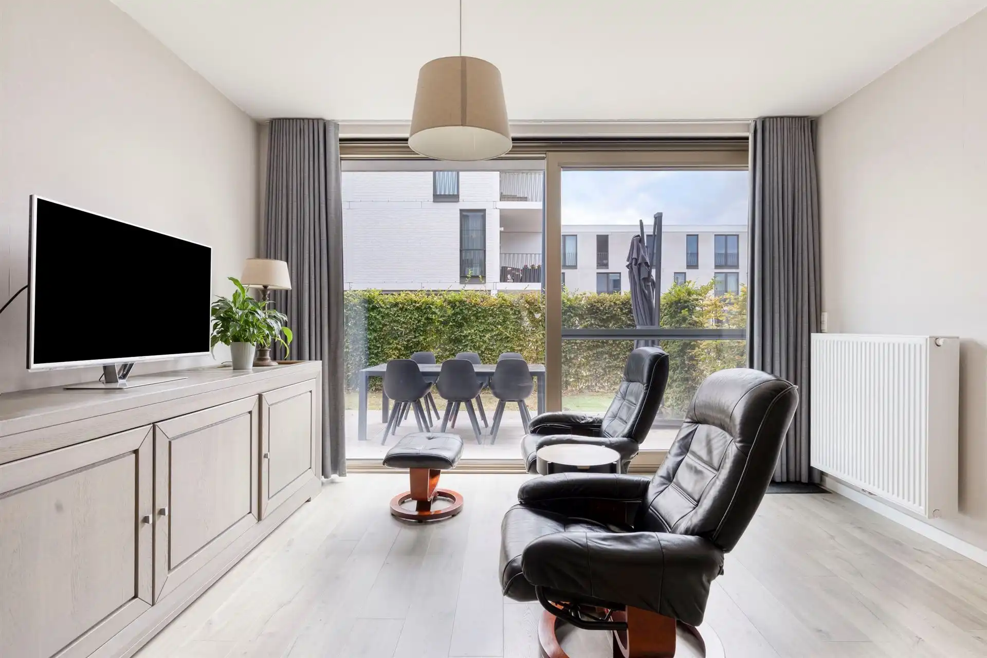 Ruim gelijkvloers appartement van 104 m² met tuin en 3 slpk! foto 8
