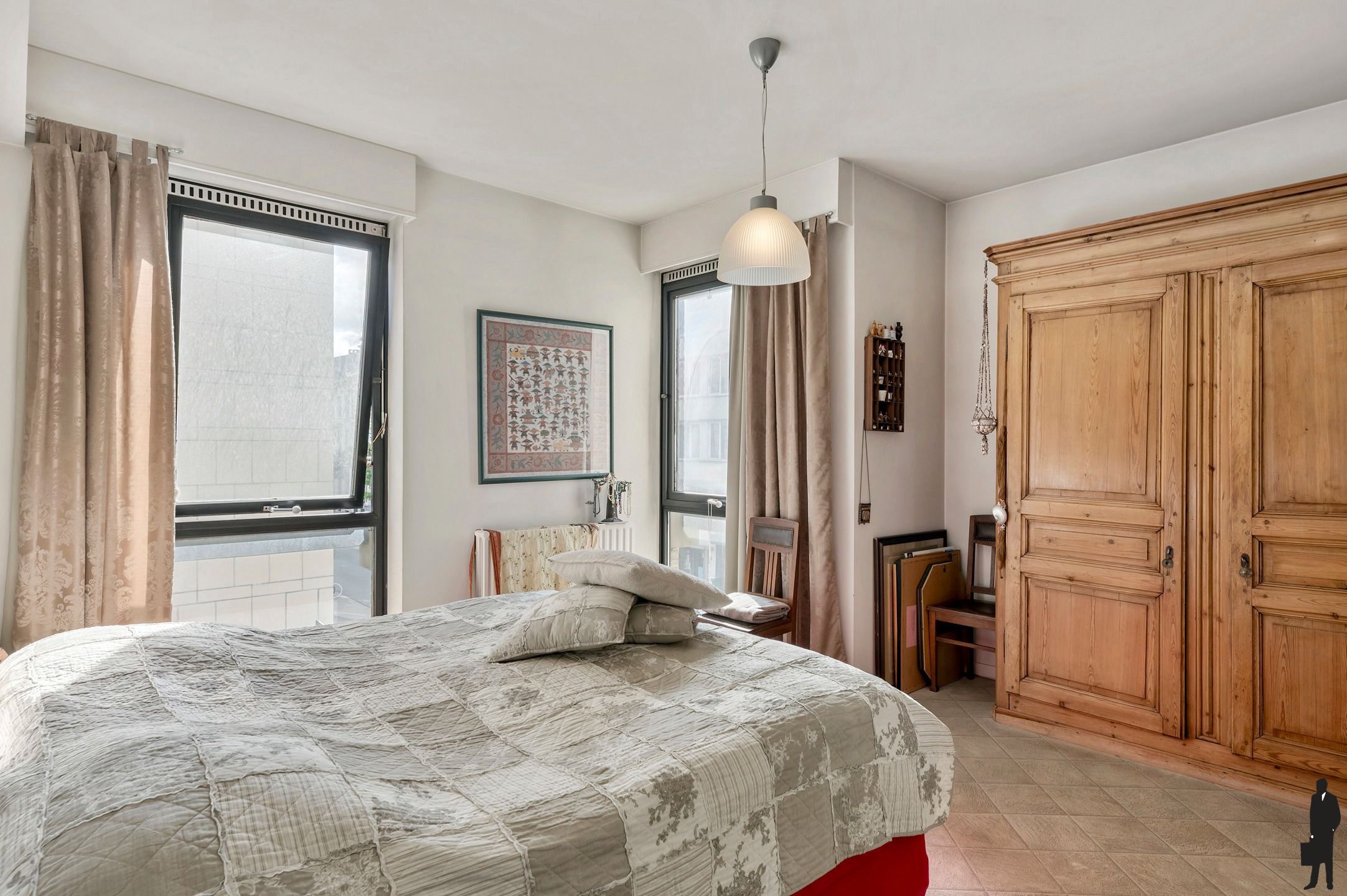 Ruim 3-slaapkamerappartement met terras op een toplocatie. foto 9