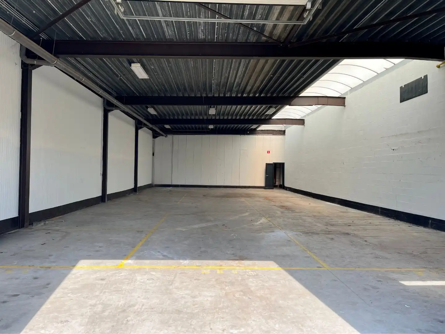 Magazijn, 240m², op industrieterrein, vlakbij E-313 foto 6