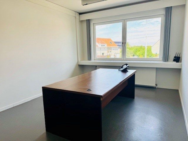 Ruim appartement op de eerste en tweede verdieping foto 8