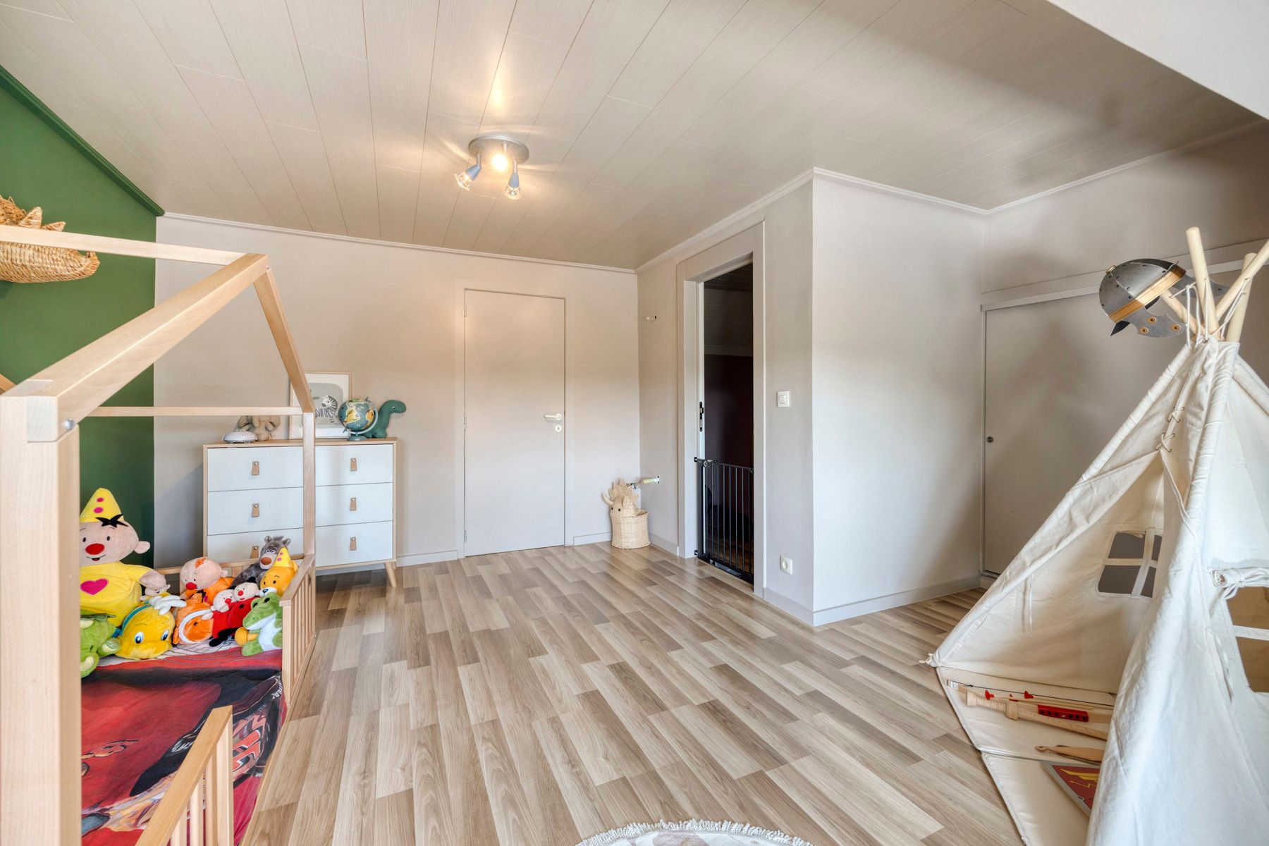Instapklare woning met 3 slaapkamers, tuin en zonnepanelen! foto 19