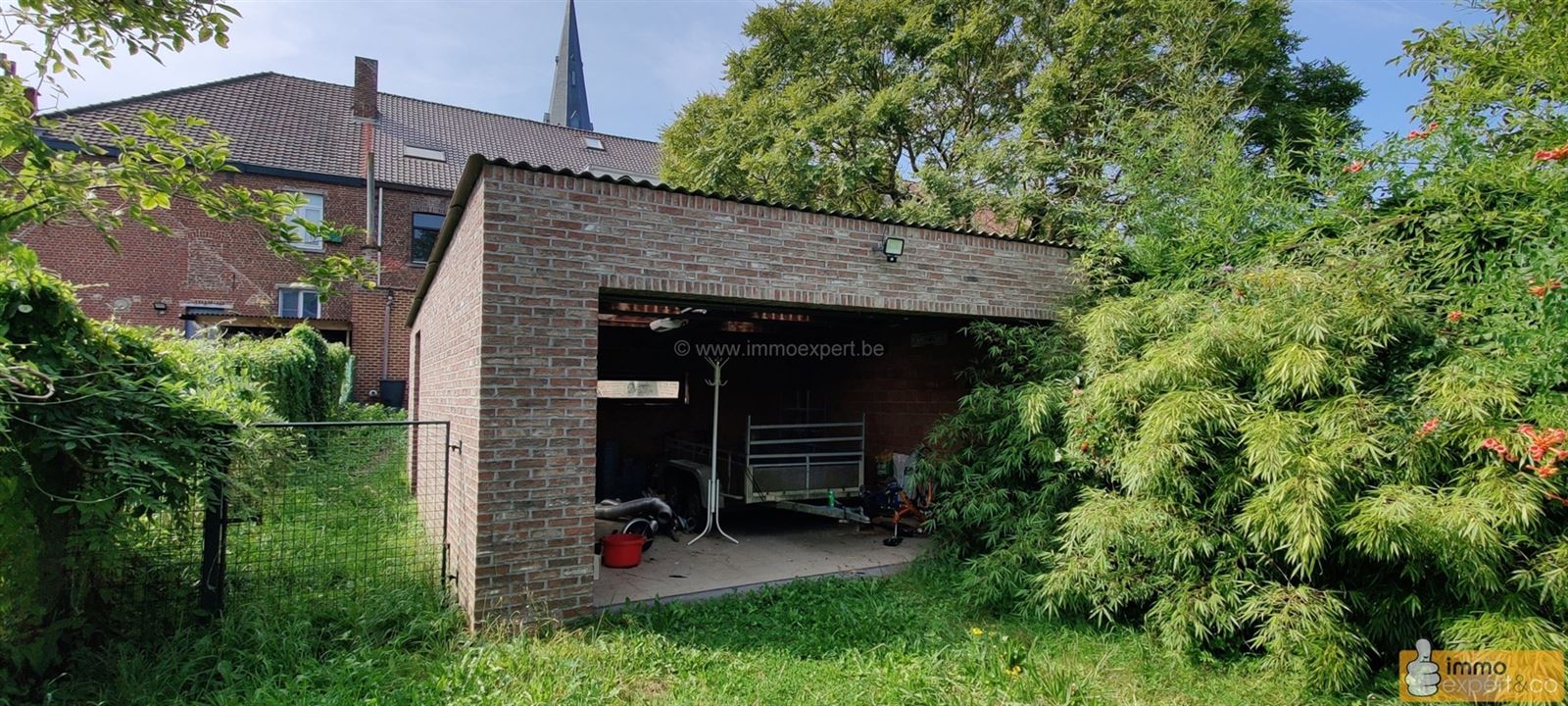 BEERSEL: Zeer ruime woning met garage, pal in het centrum foto 6