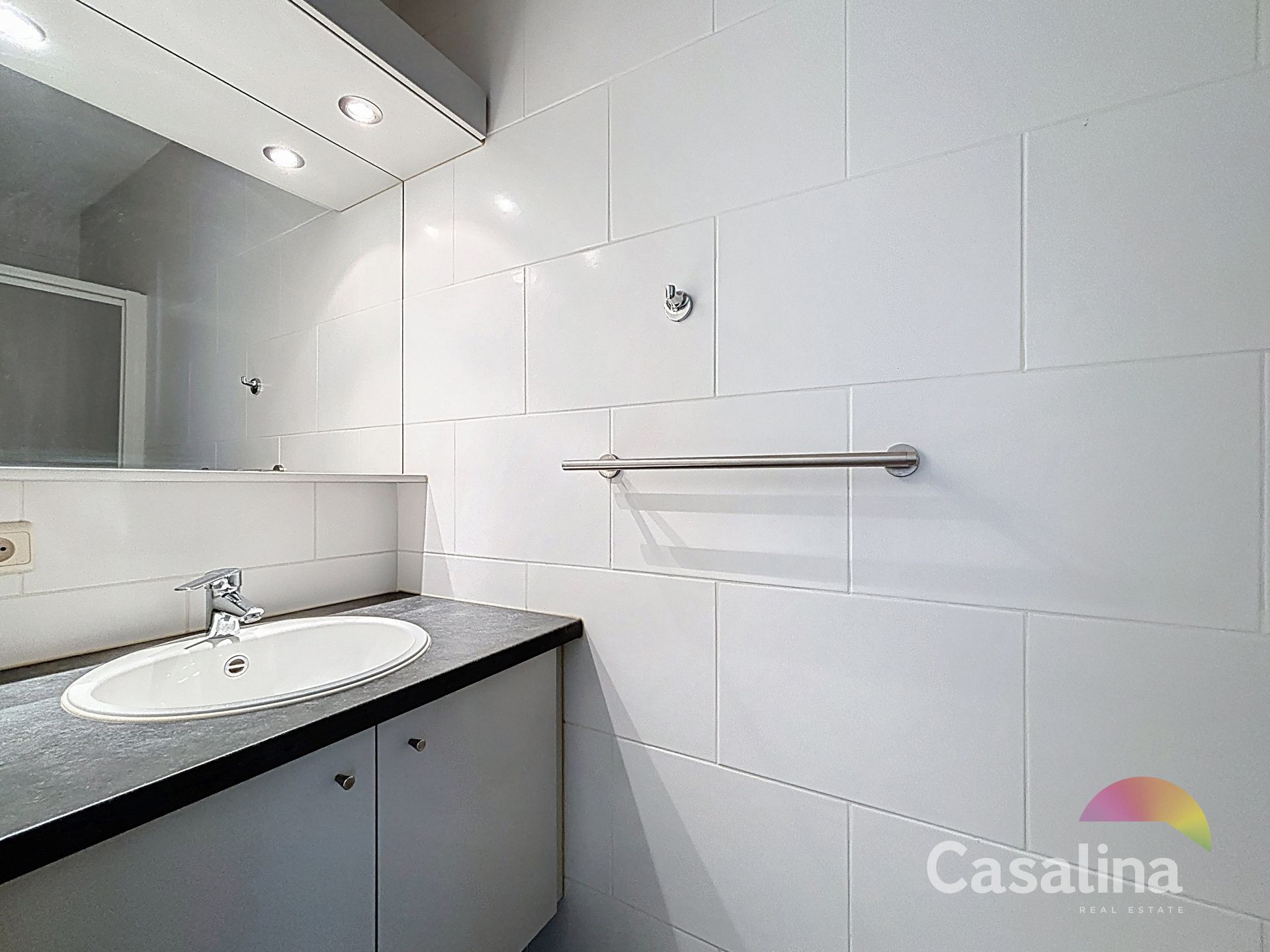 Ruim drie slaapkamer appartement te huur  foto 13