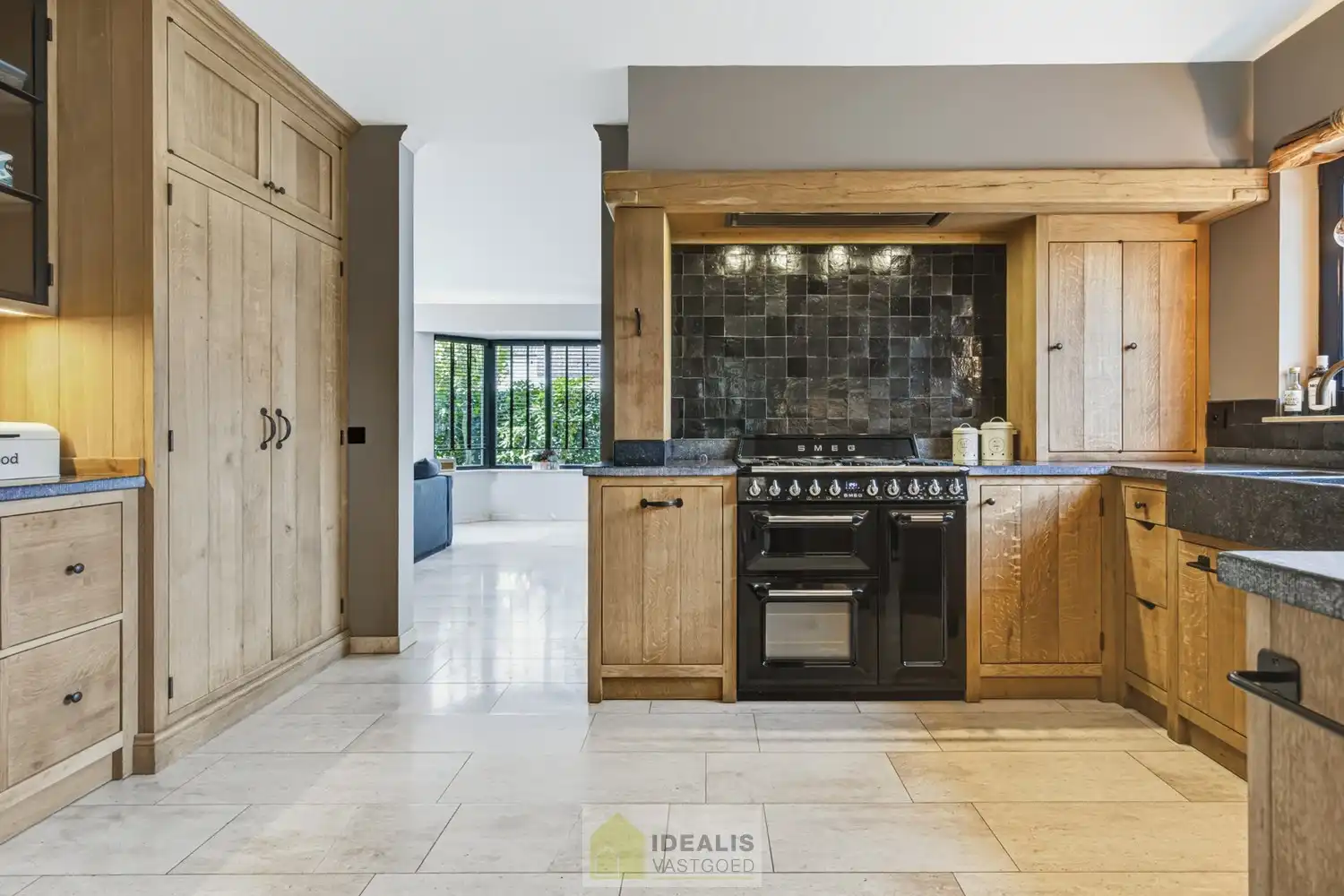 IDEALIS VASTGOED – EEN AANGENAME VRIJSTAANDE WONING MET EEN NIEUWE KEUKEN EN BADKAMER, EEN HEERLIJK RUIME WOONKAMER MET SPEKSTEENKACHEL, EEN EXTRA RUIME VERANDA (VOLLEDIG AF TE SLUITEN MET GLAZEN PUIEN), 3 SLAAPKAMERS, EEN EXTRA MULTIFUNCTIONELE RUIMTE (INGERICHT ALS KANTOOR MET APARTE INGANG) OP EEN RIANT PERCEEL VAN 14A 51CA, VOLLEDIG OMHEIND, VOORZIEN VAN VOLDOENDE PARKEERRUIMTE EN EEN PRACHTIGE CARPORT VOOR 2 WAGENS! foto 20