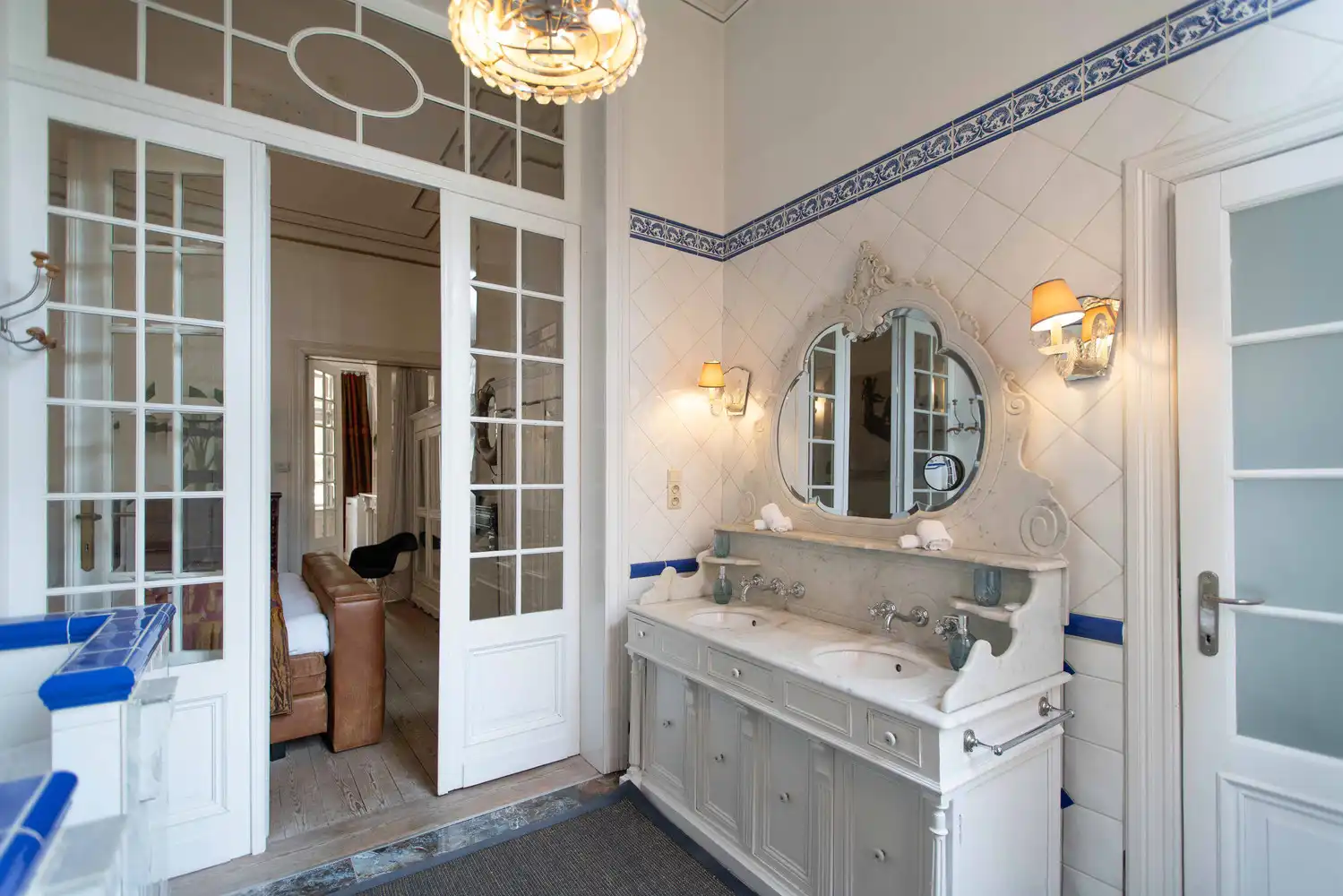Ruime en luxueuze neoclassicistische herenwoning incl. dubbele garage en veelzijdige mogelijkheden op toplocatie te Antwerpen-Zuid foto 21