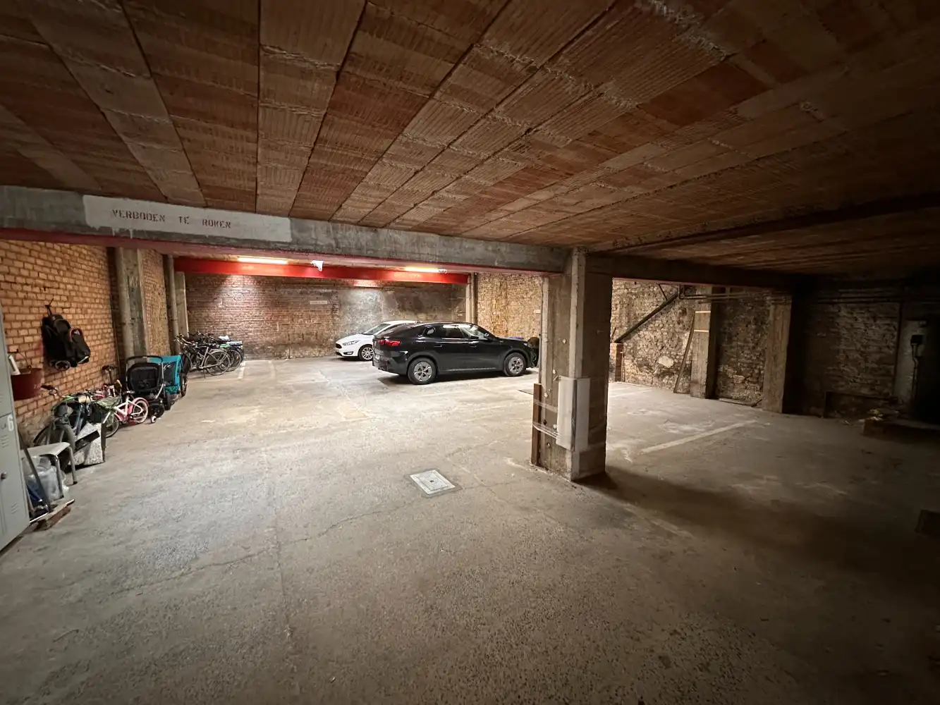Gesloten parkeerplaatsen foto 3