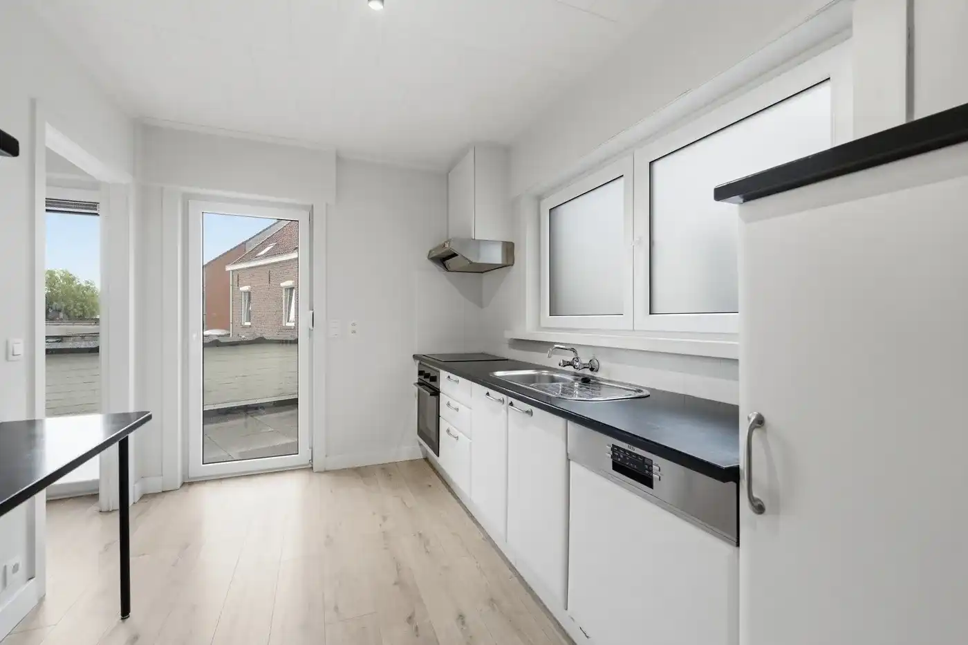 Instapklaar 2-slaapkamerappartement nabij het centrum van Kortrijk foto 7