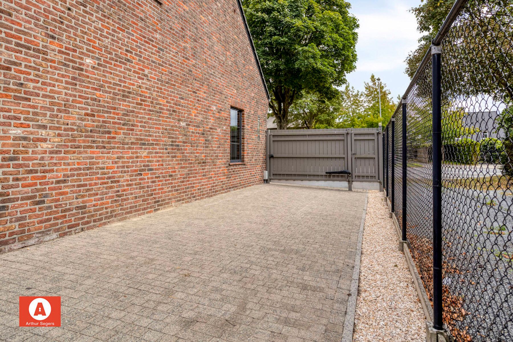 Instapklare open bebouwing met garage op centrale ligging foto 28