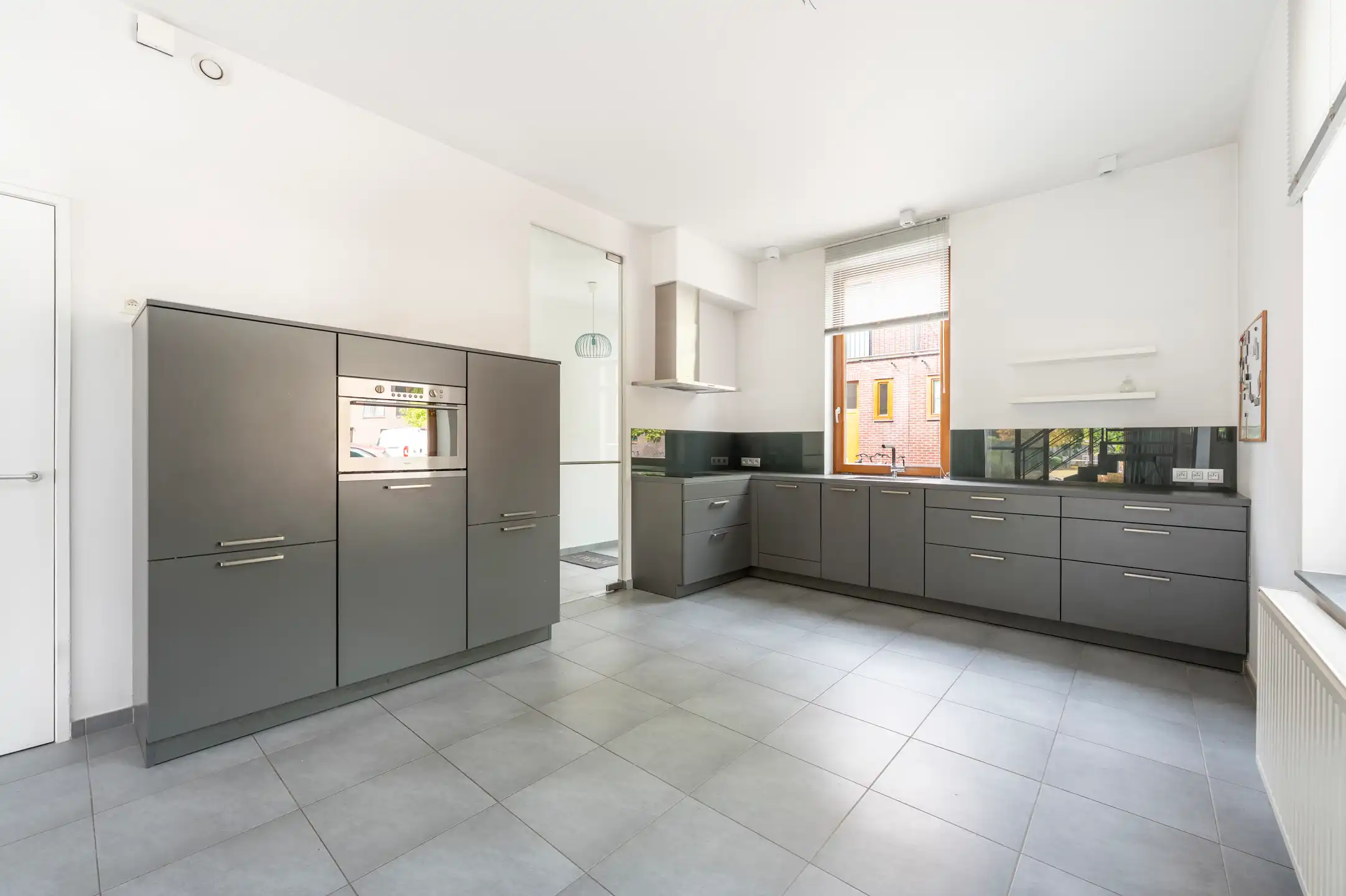 Charmante halfopen bebouwing met 3 slaapkamers en grote zonnige tuin in Antwerpen centrum foto 5