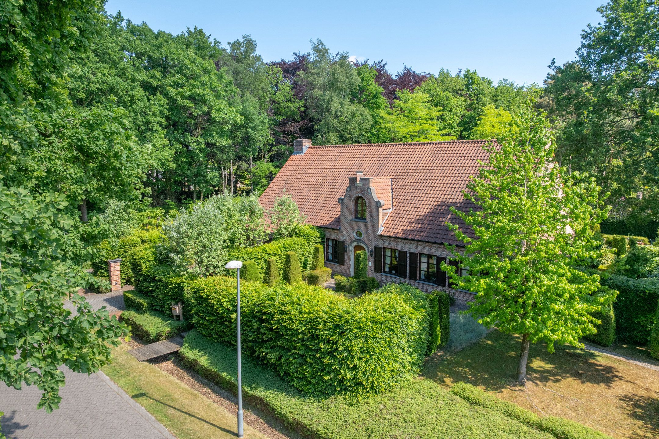 Ruime villa met 6 slpk op 2.295 m² grond met veel privacy foto 57