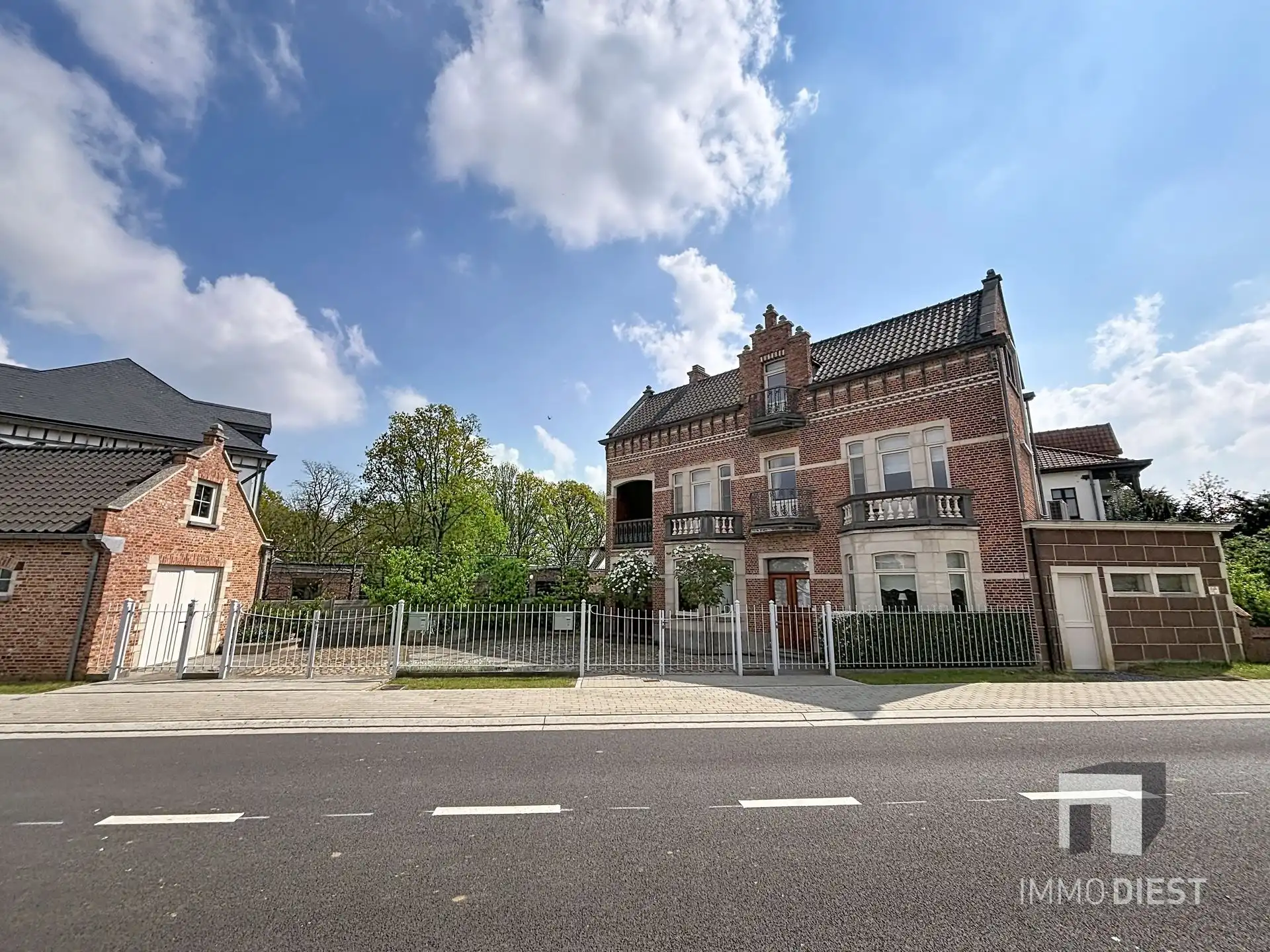 Welkom in deze herenwoning vol charme en grandeur in Scherpenheuvel. foto 36