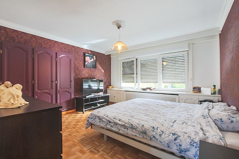 Residentieel gelegen, ruime woning met 3 slaapkamers, bureau, ruime garage, gezellige tuin...(zonnepanelen, thuisbatterij, energielabel C...) foto 10
