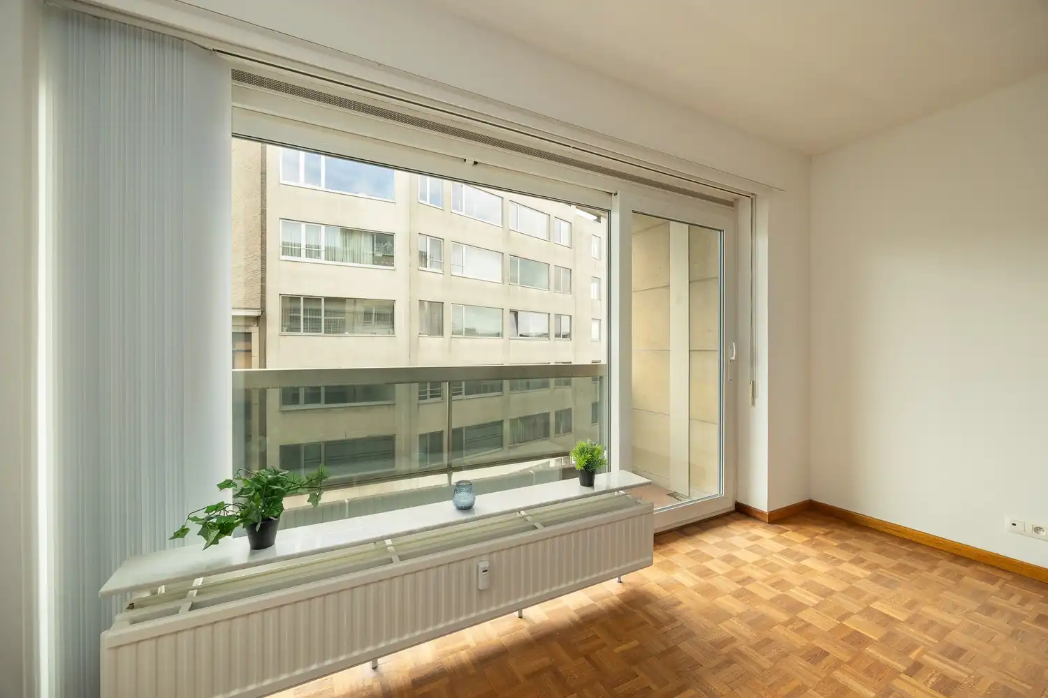 Instapklaar 2-slpk appartement van  83m² met terras op toplocatie! foto 5