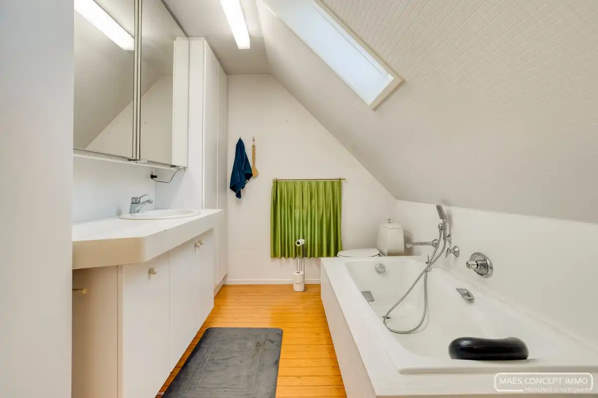 Authentieke hoeve te koop in Anzegem – omringd door 1,6 hectare groen foto 22