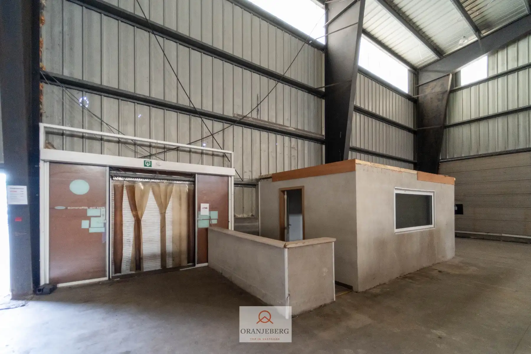 Magazijn te huur voor KORTE DUUR – 850 m² - op toplocatie Afrikalaan nabij Gent-Dampoort foto 10