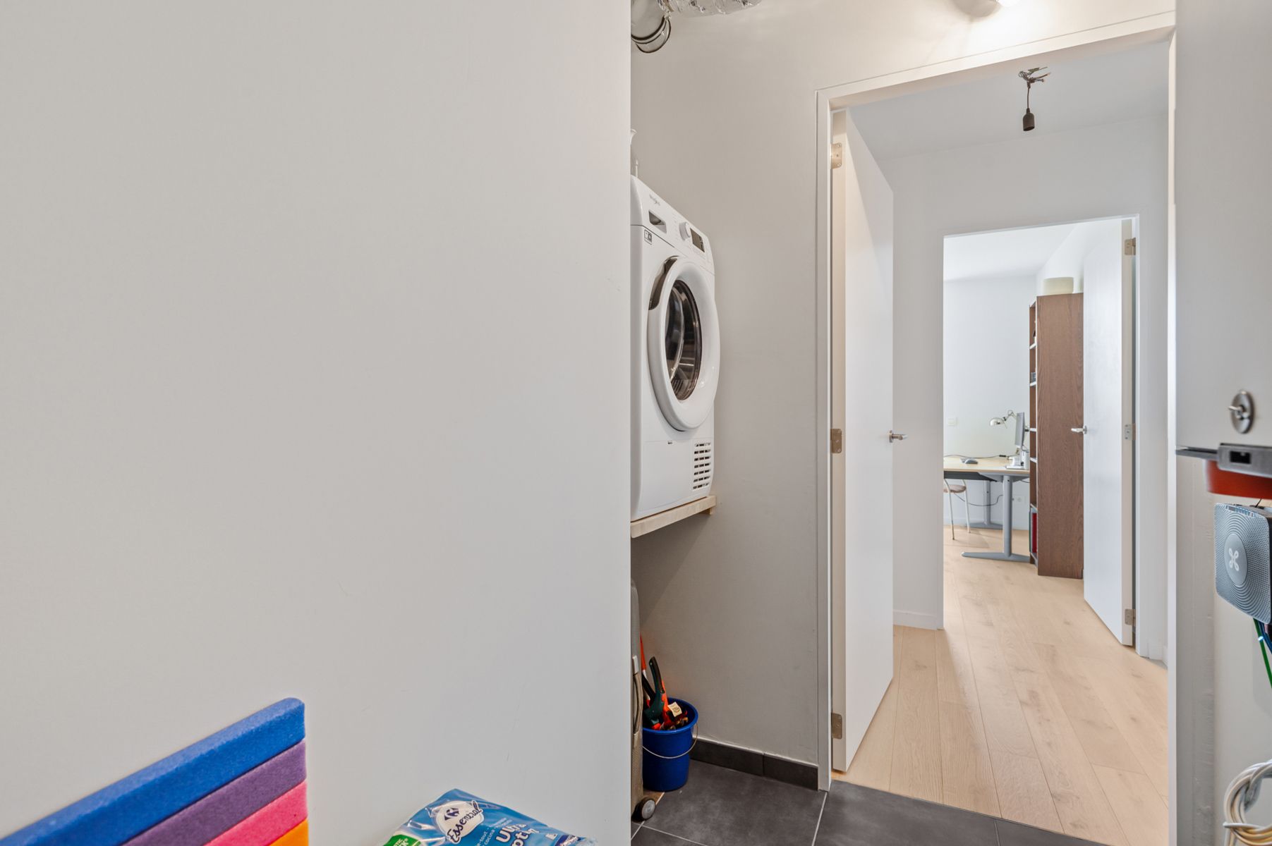 Stijlvolle duplex met 2 kamers, zonnig terras & parking! foto 26