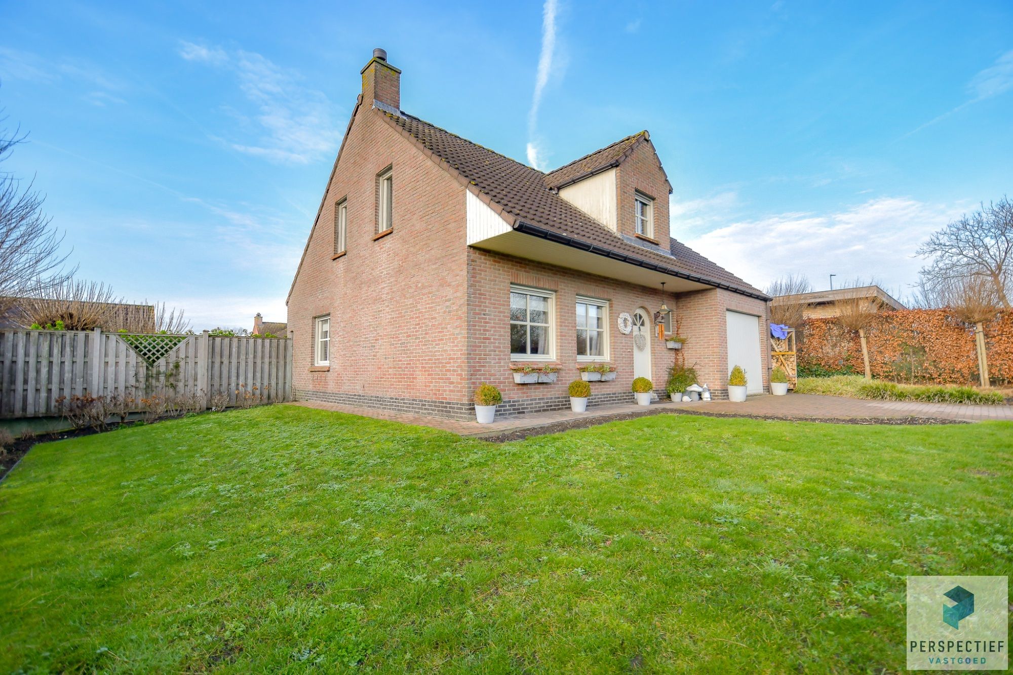 Uniek gelegen charmante villa met grote tuin in een rustige landelijke omgeving foto {{pictureIndex}}