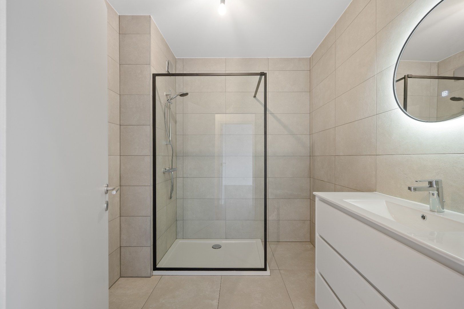 Gerenoveerd appartement te centrum Tienen met 2 slaapkamers  foto 16