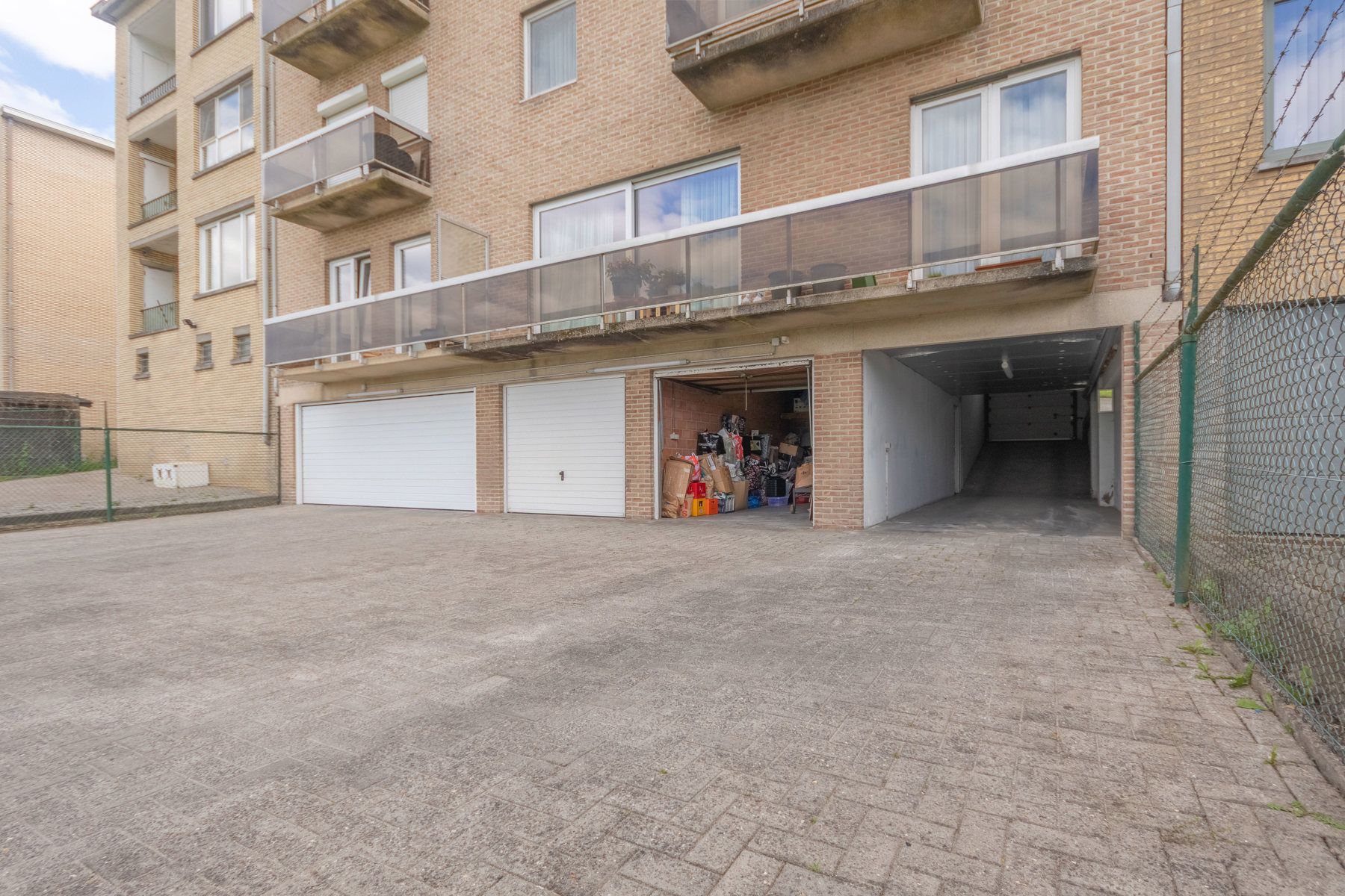 Goed onderhouden appartement met 3 slaapkamers en garage foto 13