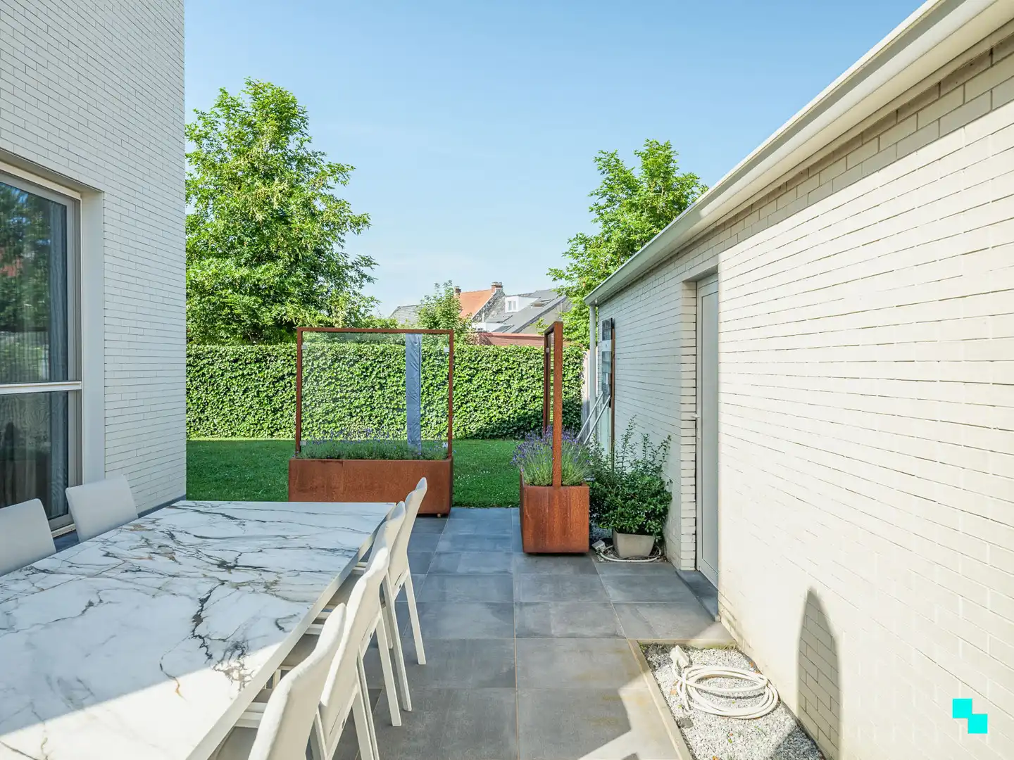 Instapklare woning met vijf kamers in het hart van Merelbeke foto 15