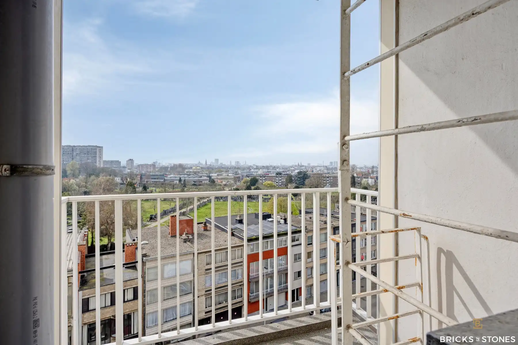 Lichtrijk 2-slaapkamerappartement met open uitzicht foto 5