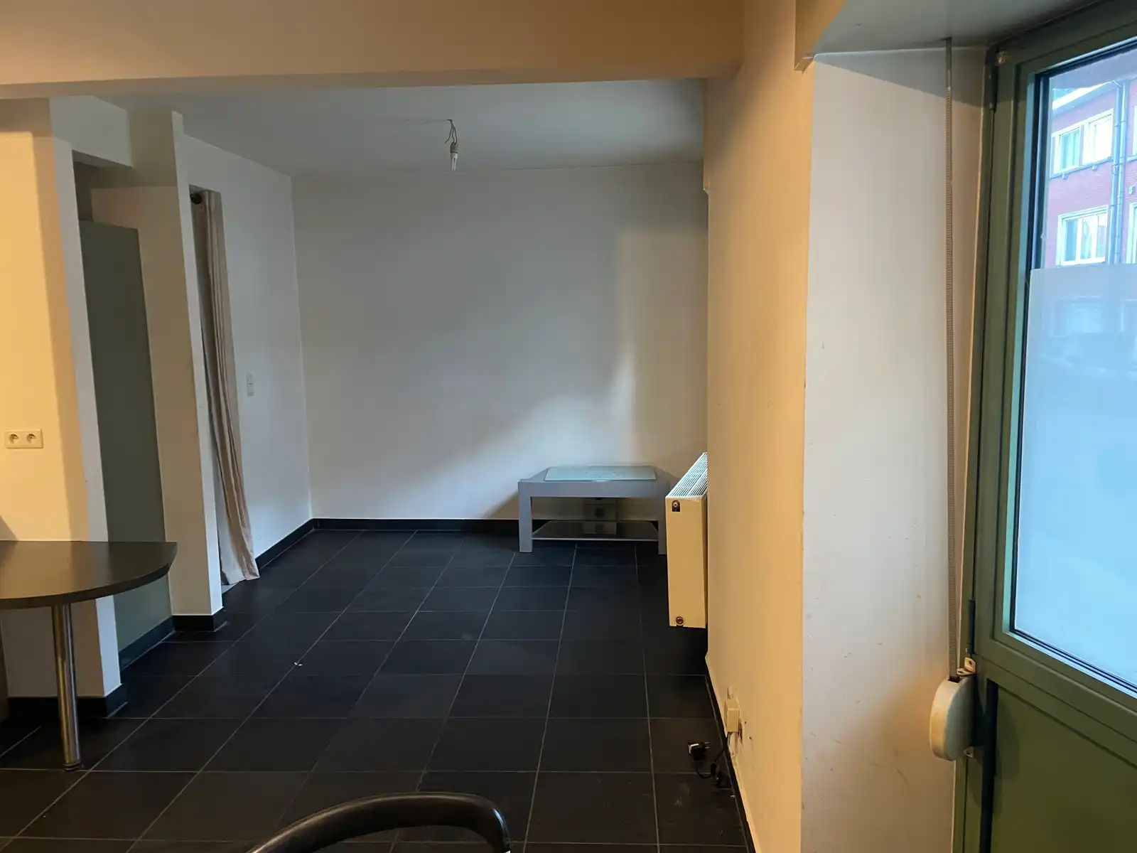 Leemans Immobiliën biedt u deze aangename gelijkvloerse studio aan, gelegen in het hart van het bruisende centrum van Asse. foto 6