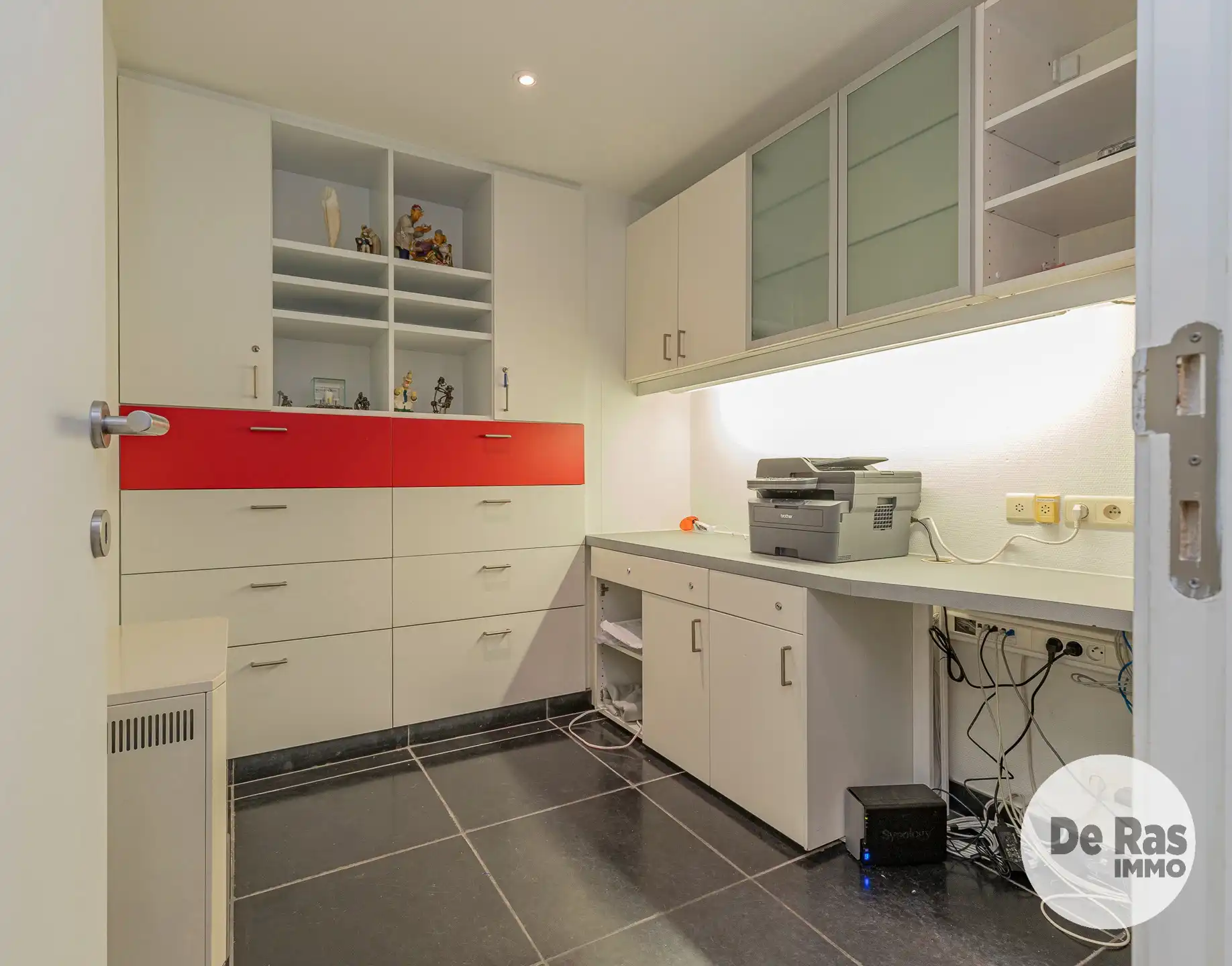 Splinternieuwe tandartspraktijk in centrum–145 m²-3 kabinetten foto 21
