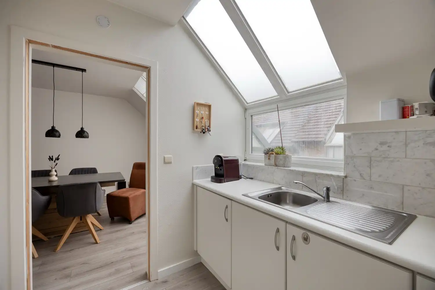 Instapklaar appartement met 2 slaapkamers en garage in het centrum van Lanaken! foto 15