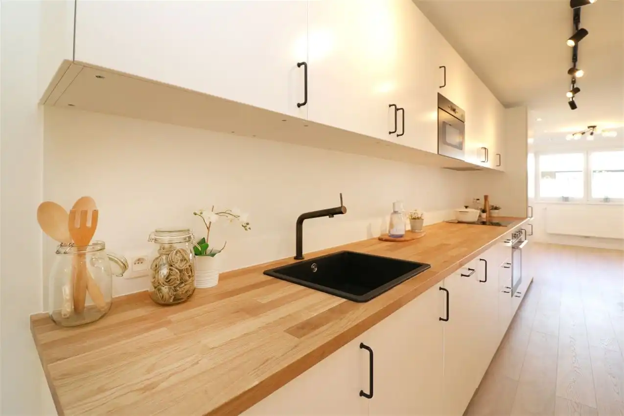 gerenoveerd, energiezuinig, inpandig Zgericht terras en garage foto 11