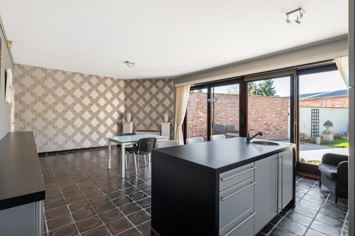 Ruime woning met polyvalente (kantoor)ruimte & tuin te Lier! foto 12