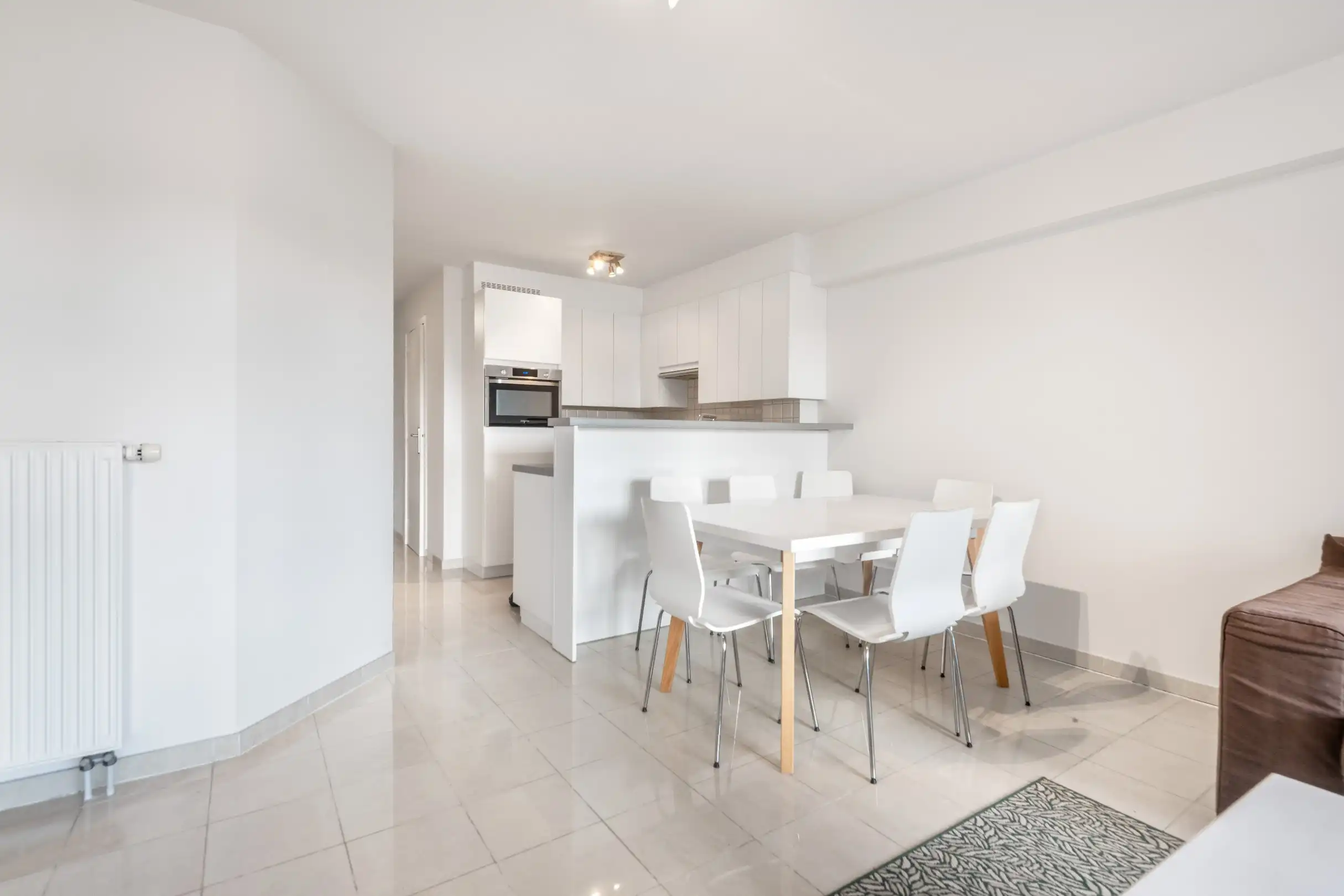 Mooi gemeubeld appartement met  zicht op het Park en de Dumortierlaan foto 6