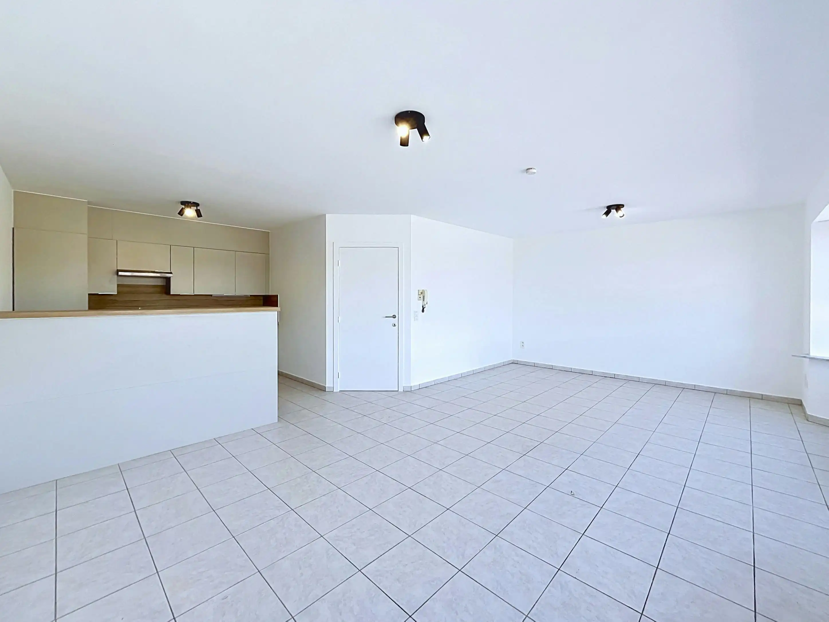 Appartement met 2 slaapkamers te koop aan station in Eeklo foto 6