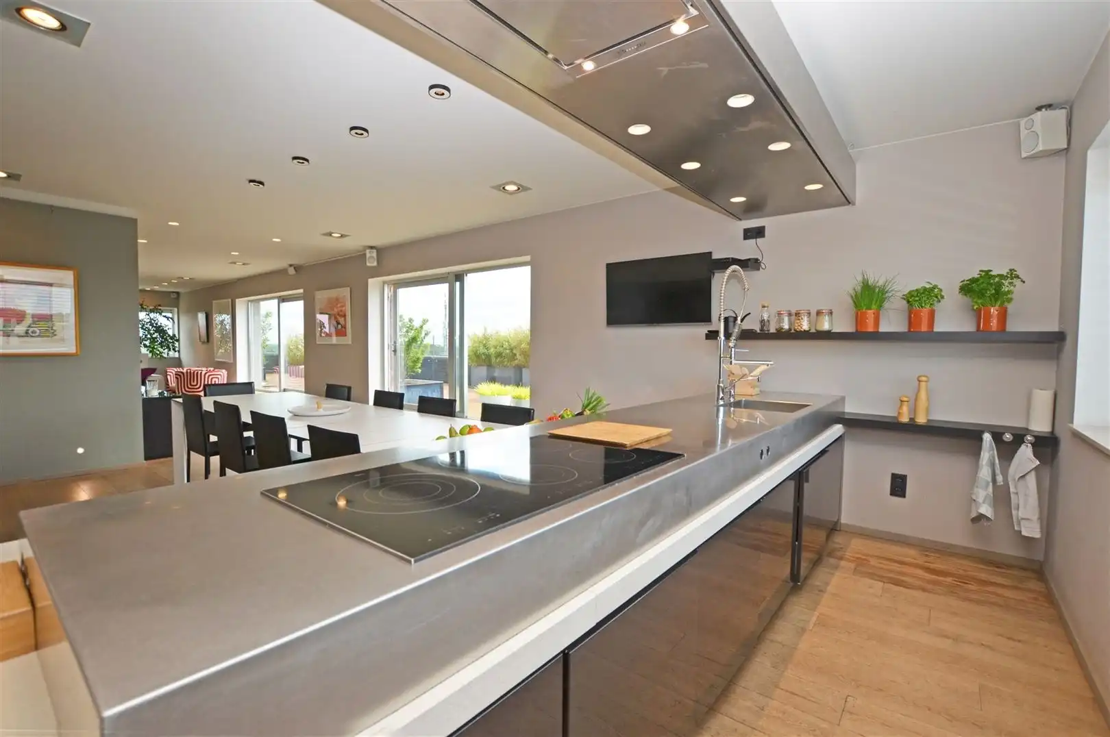 Penthouse op Hollandsveld met ±150m² terras foto {{pictureIndex}}