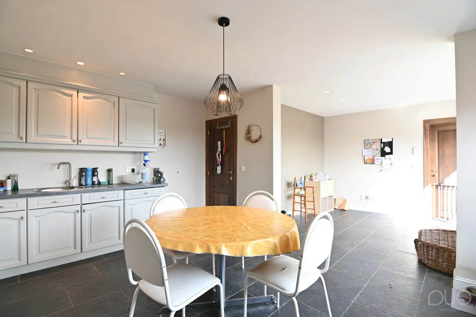 Landelijk genieten op een toplocatie in Haspengouw, recentelijk gerenoveerd en instapklaar! foto 10