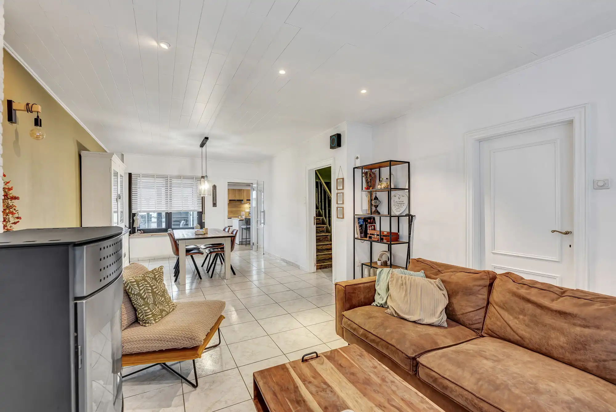 Strategisch gelegen, instapklare woning met veel potentieel foto 3