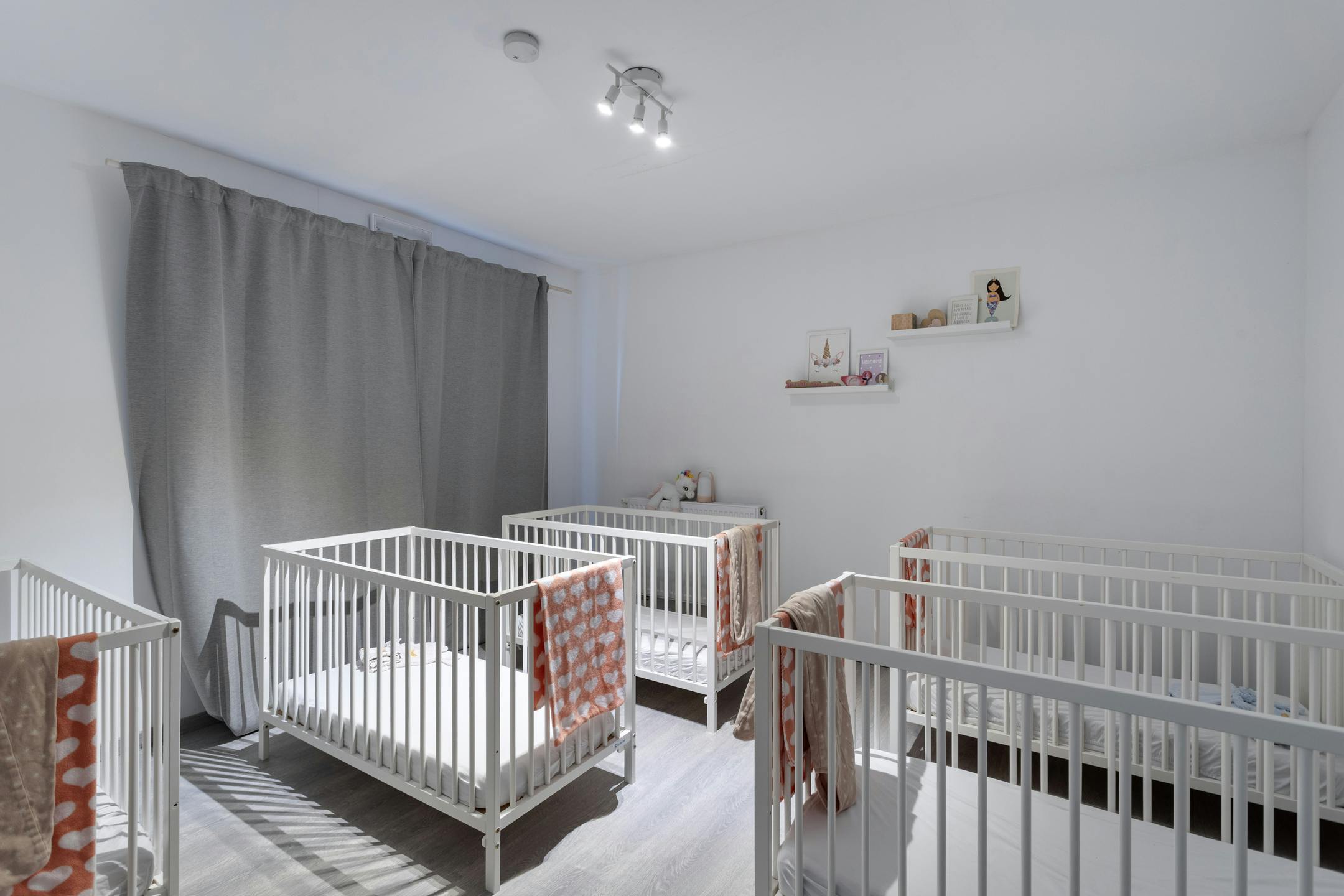 Handelspand/huis met mogelijkheden te koop in Schoten foto 12