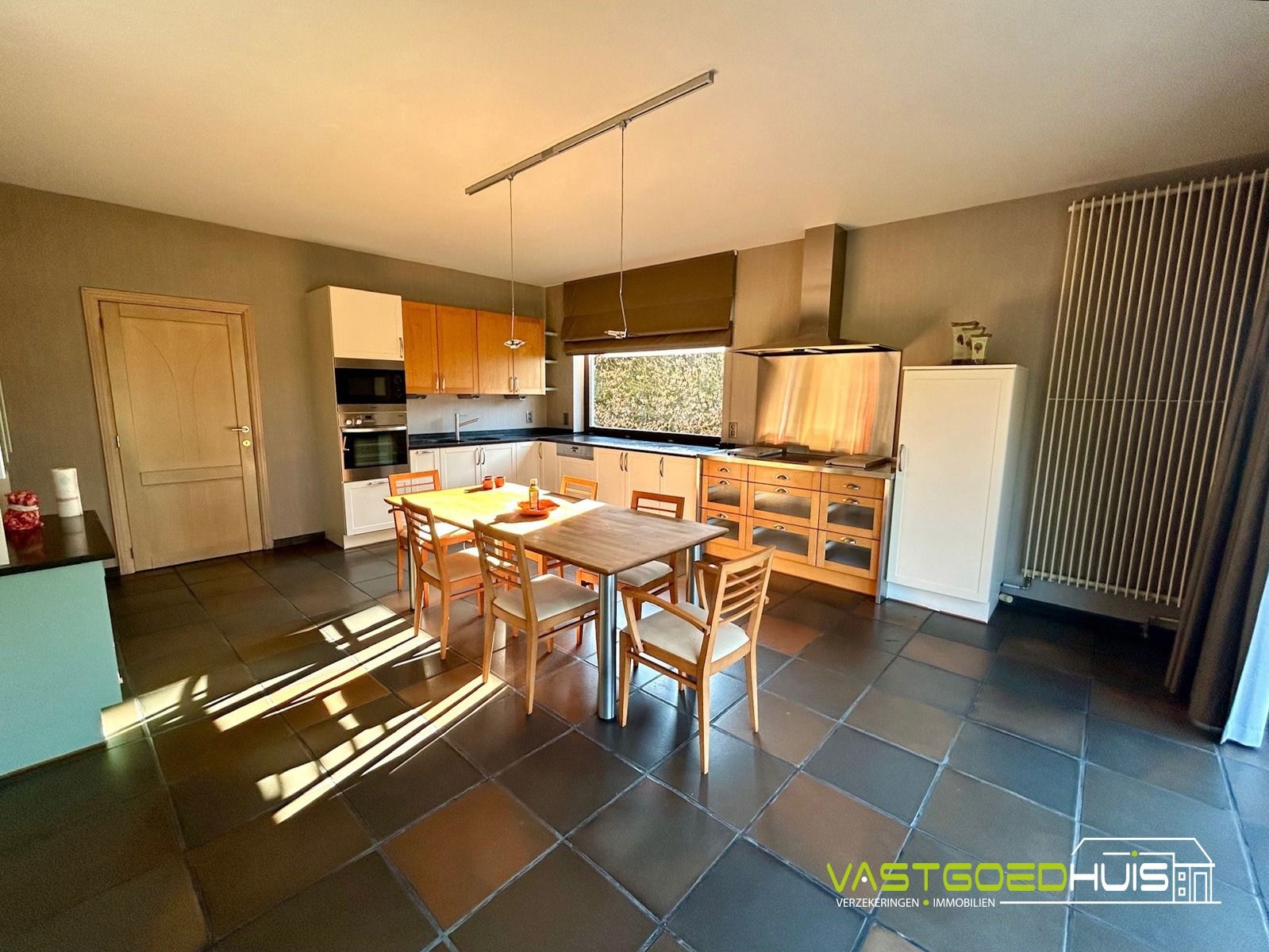 Statige villa met 5 slaapkamers en tuin op 18a26ca foto 9