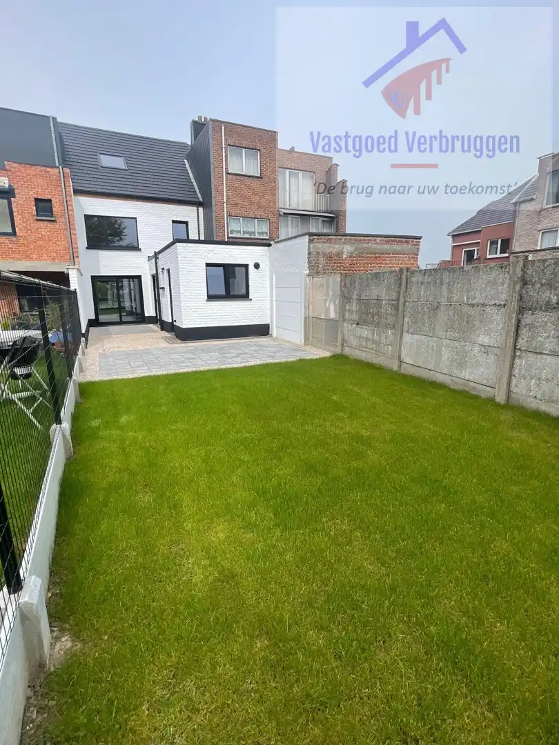 Volledig gerenoveerde woning met tuin en autostaanplaats op toplocatie foto 10
