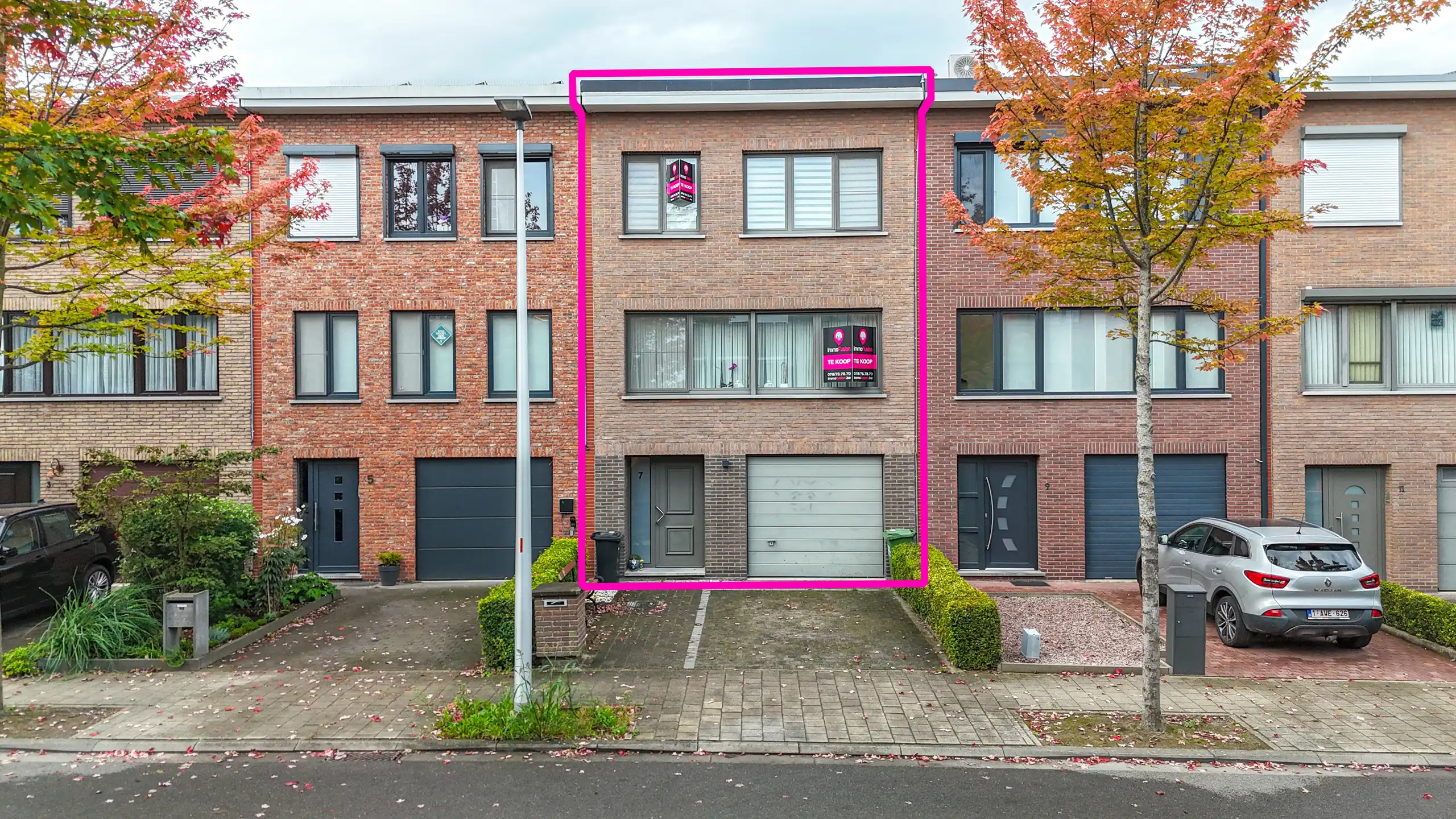 Volledig gerenoveerde woning met 3 slpks + garage en tuin! foto {{pictureIndex}}