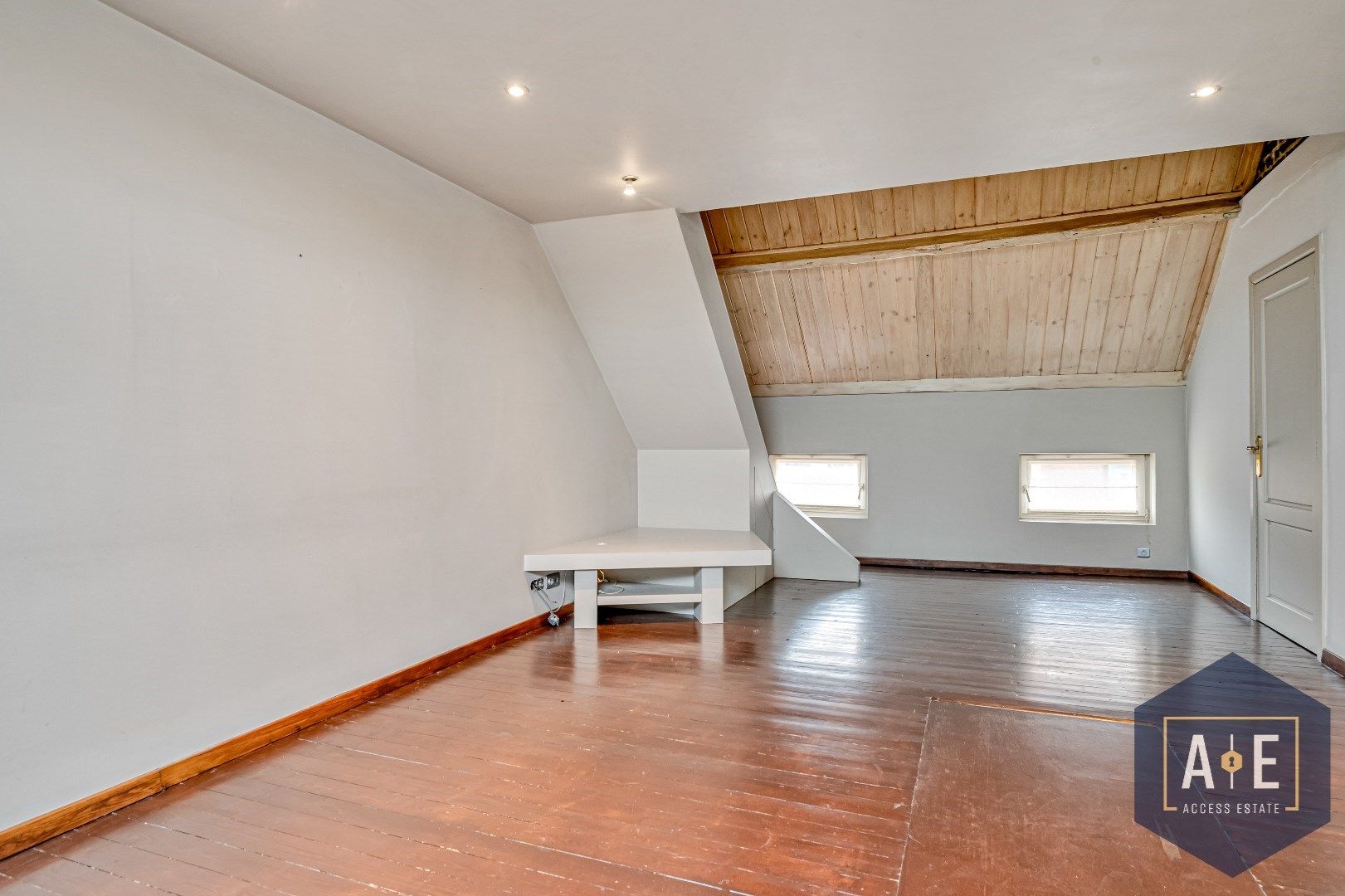 SERSKAMP - Handelshuis/grote woning/winkelruimte/opslag te koop! foto 8