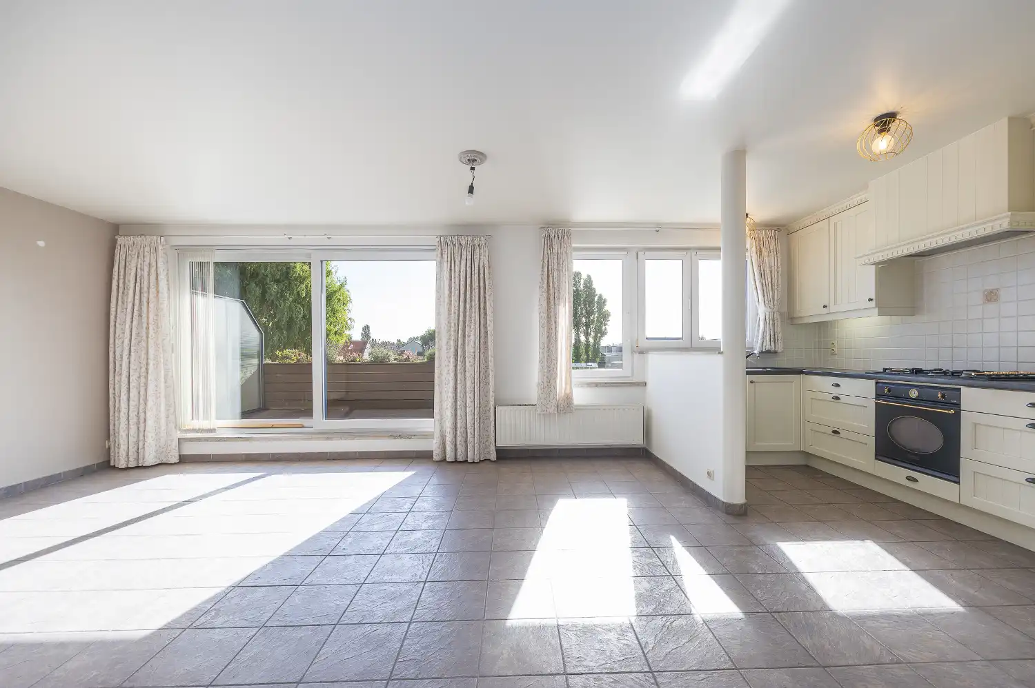 Appartement met twee slaapkamers en zonnig terras te koop in Middelkerke foto 2