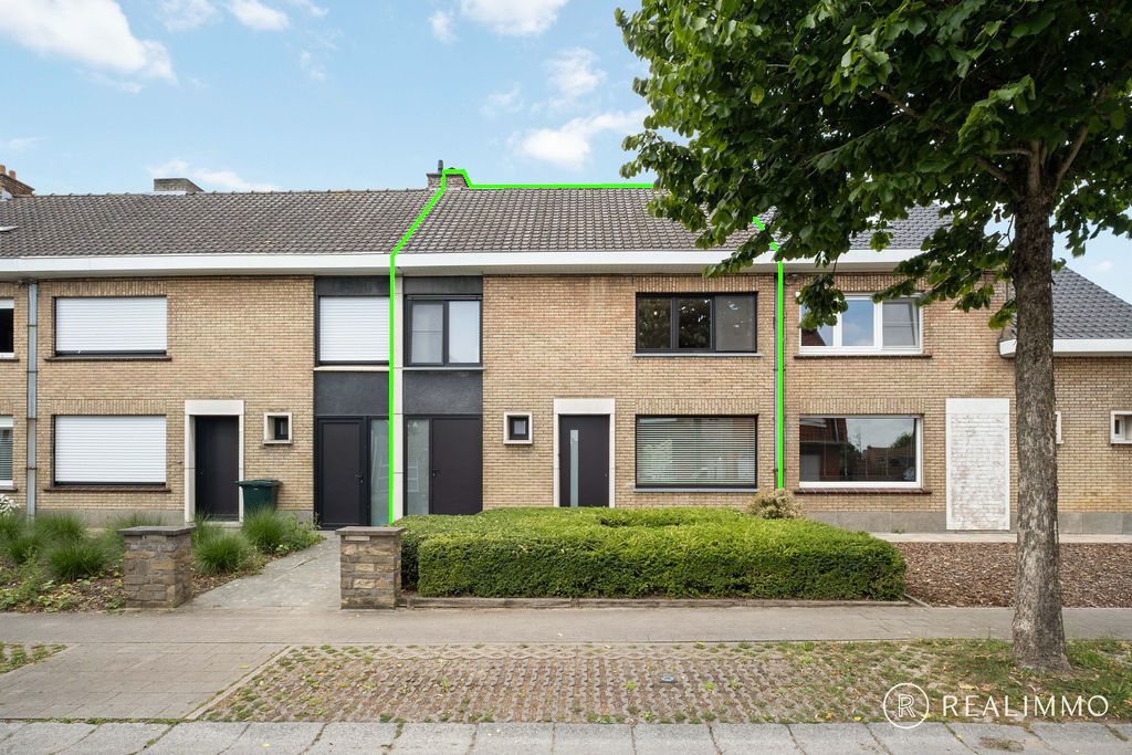 Gerenoveerde woning in rustige straat! foto {{pictureIndex}}
