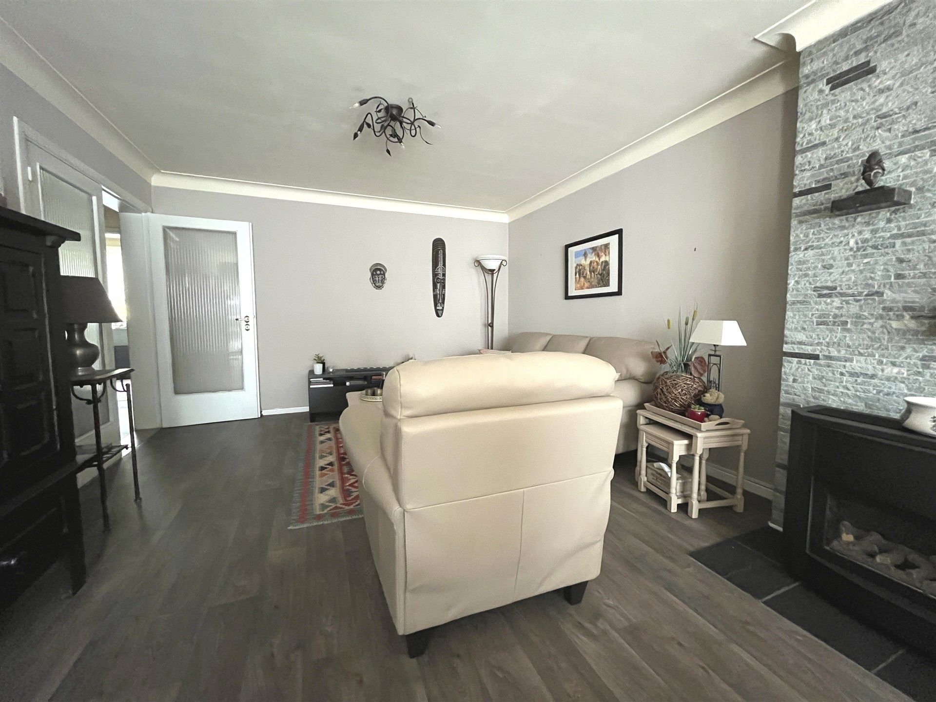 2 slaapkamer appartement met terras foto 3