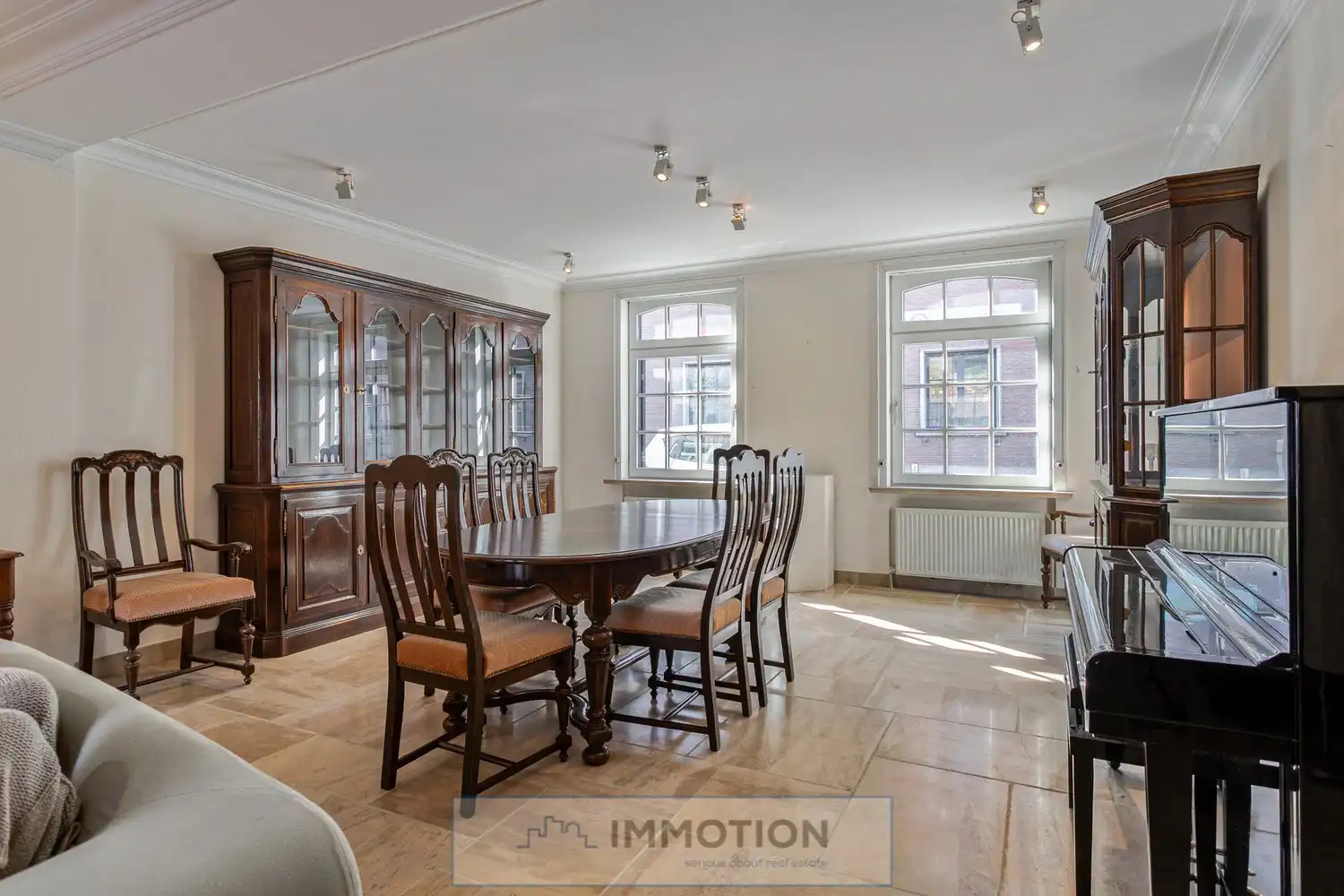 Unieke burgerwoning met bijgebouw en tuin foto 7