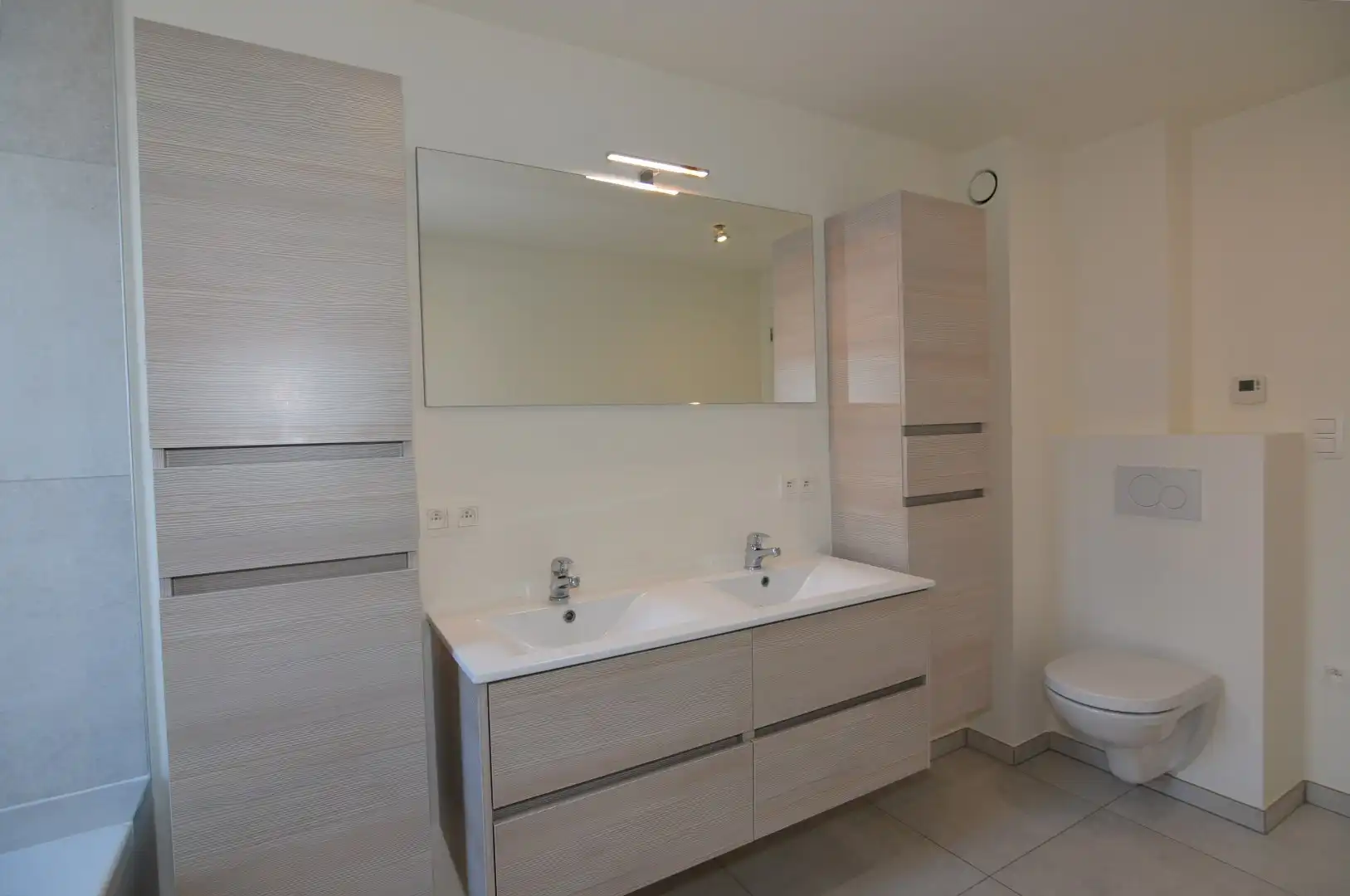 Moderne appartementswoning met 3 slpk, dubbele garage en terras. foto 16