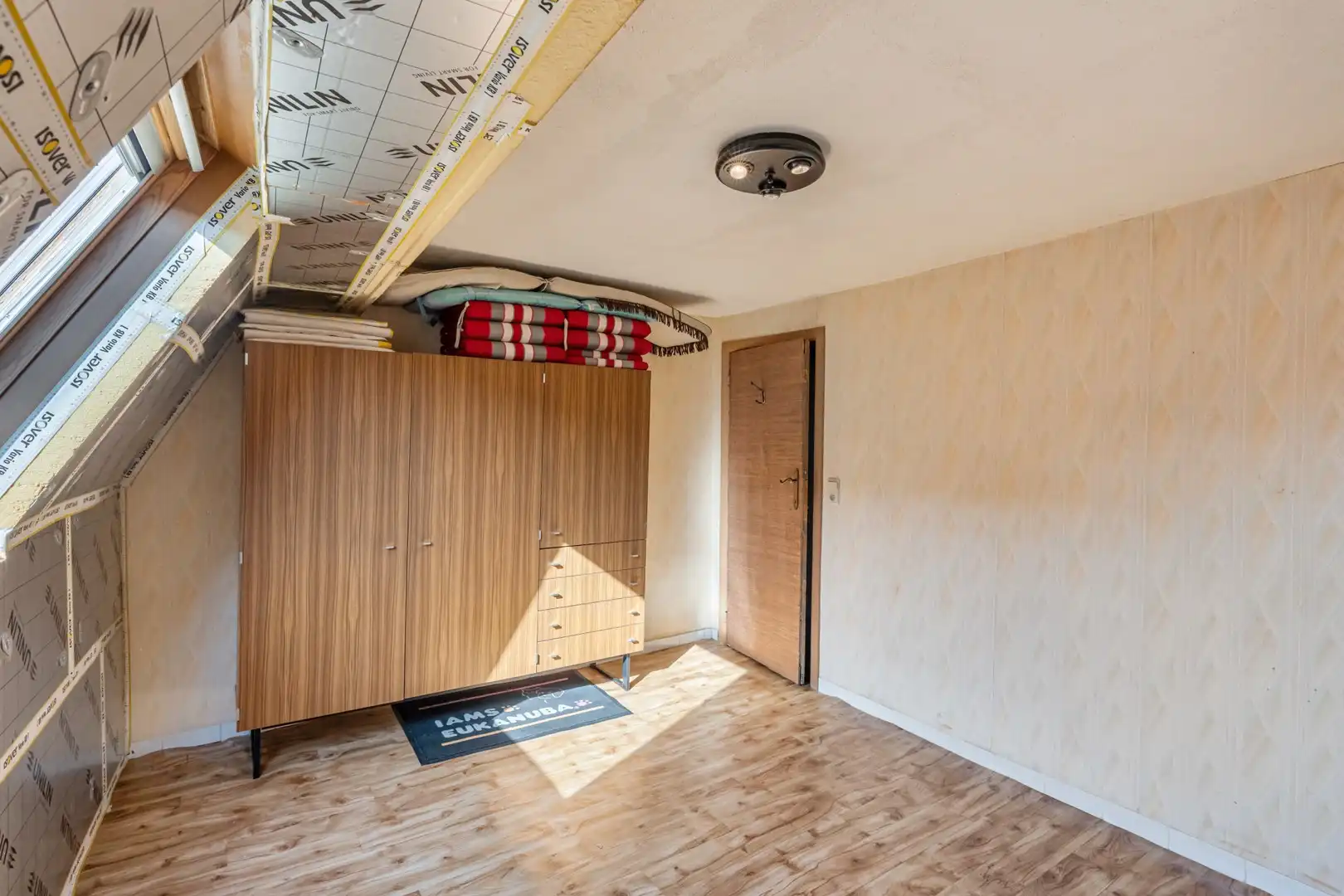 Rijwoning met veel potentieel en authentieke elementen te Evere foto 15